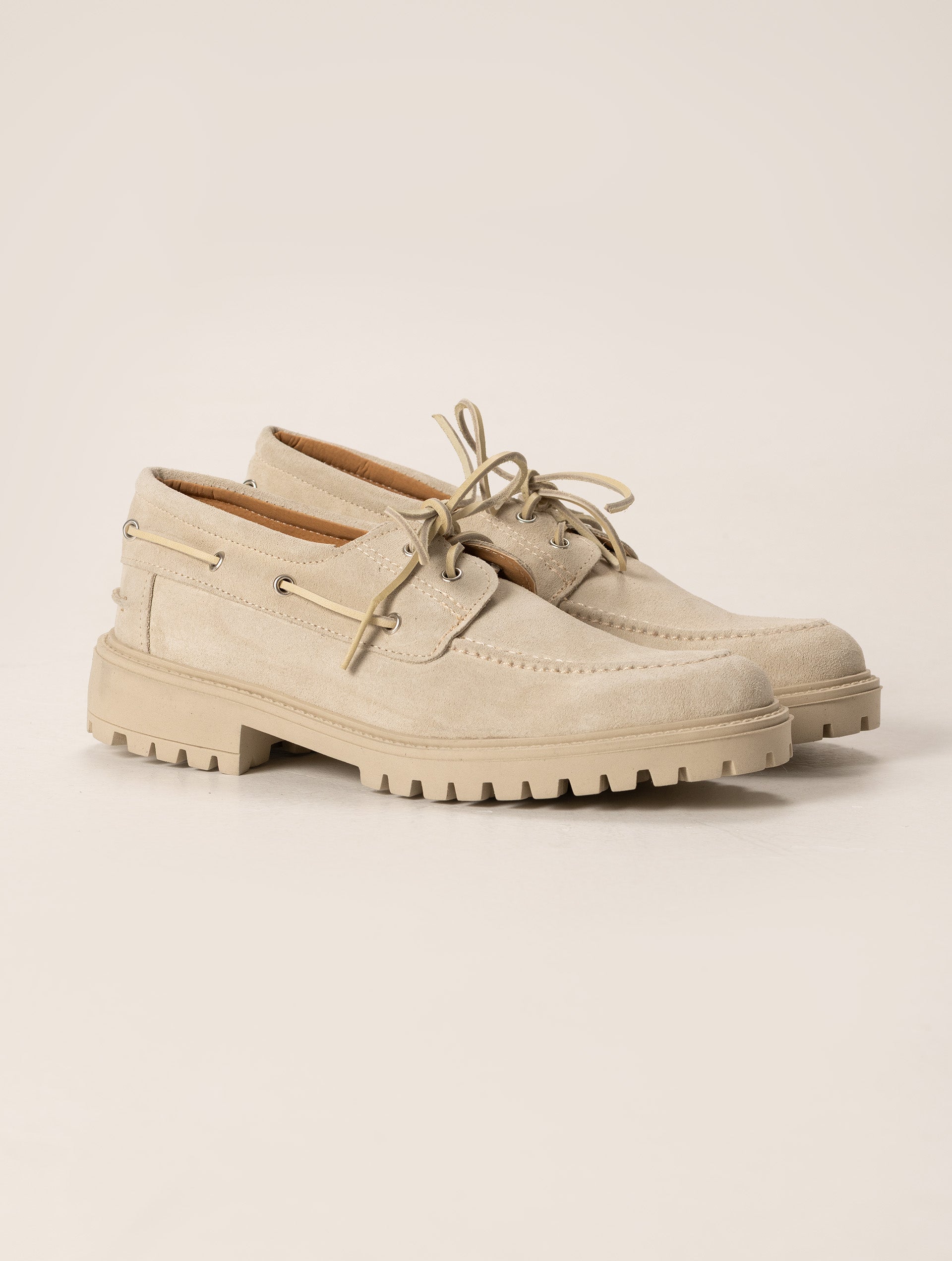 LOAFERS BOAT IN SUEDE CREAM