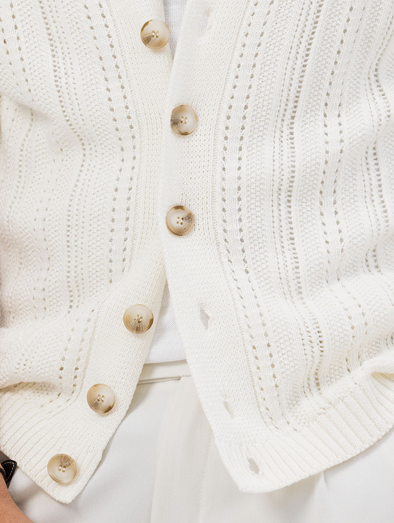 KNITTED SHORT CARDIGAN IN CREAM