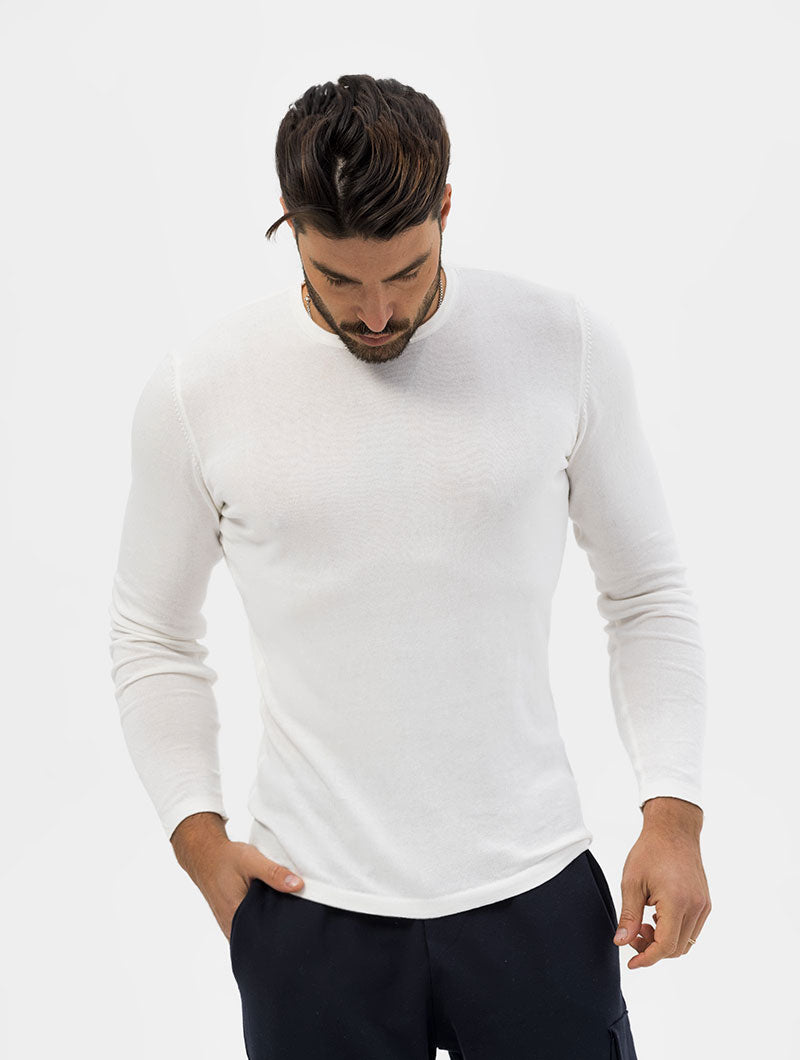 KNIT LONG SLEEVED T-SHIRT IN WHITE