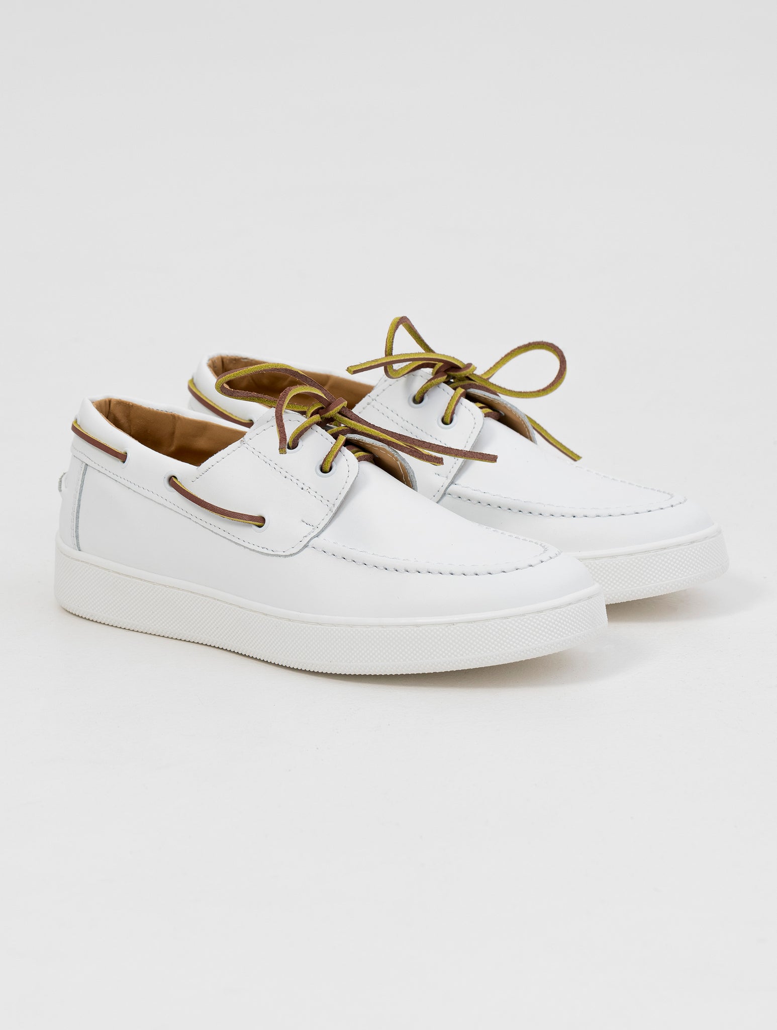 LOAFERS BOAT IN WHITE