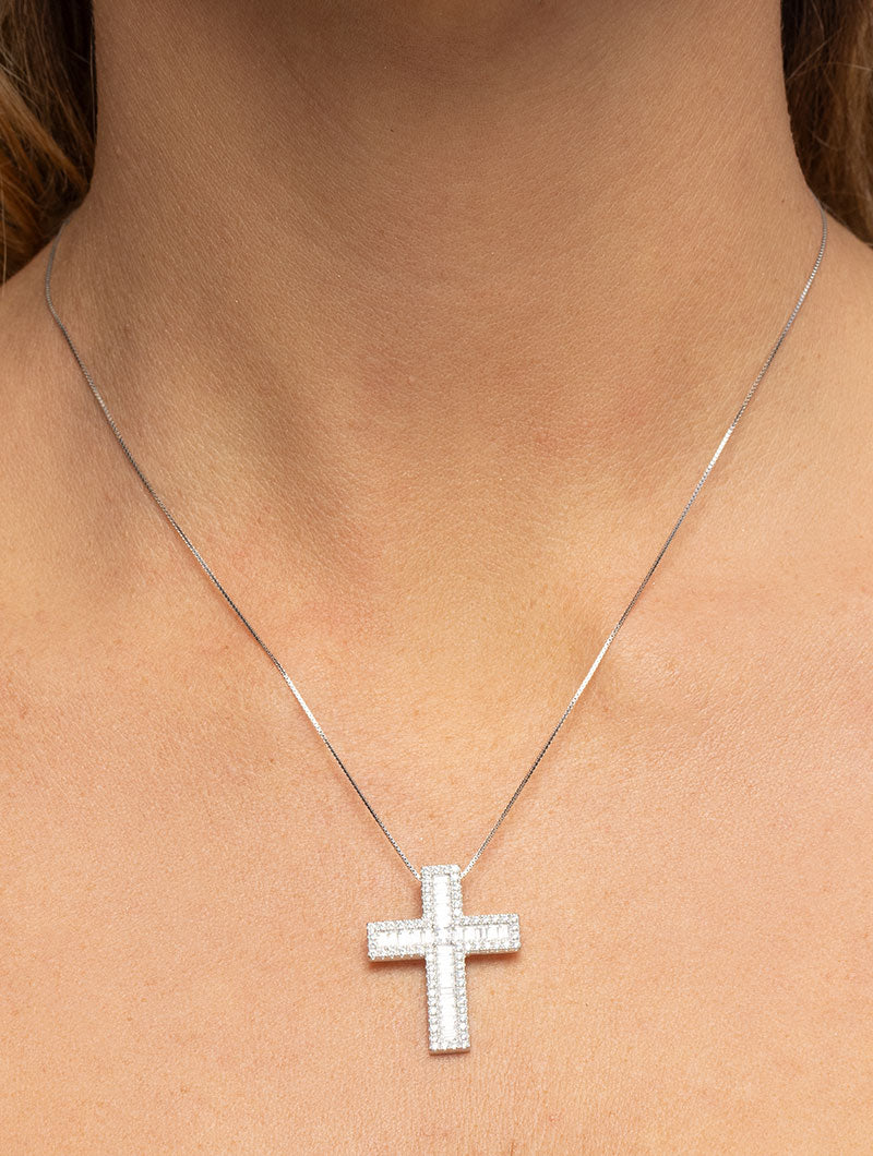 CROSS NECKLACE IN SILVER WITH ZIRCON