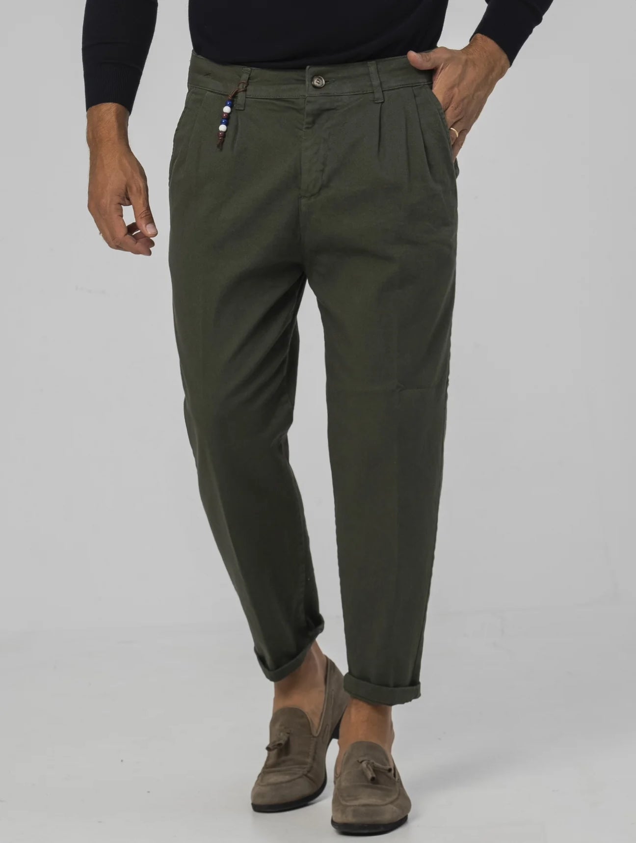 BROCK CASUAL PANTS IN ARMY GREEN