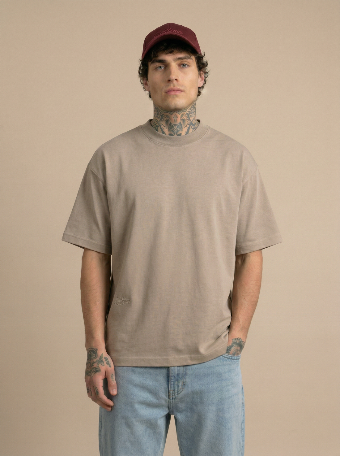 YORI BASIC T-SHIRT IN SCHLAMMFARBE