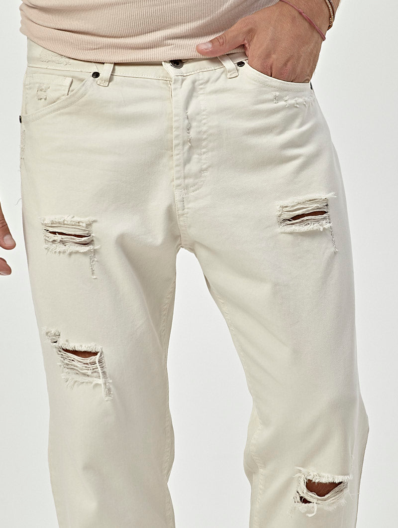 LUKE DISTRESSED JEANS IN WHITE