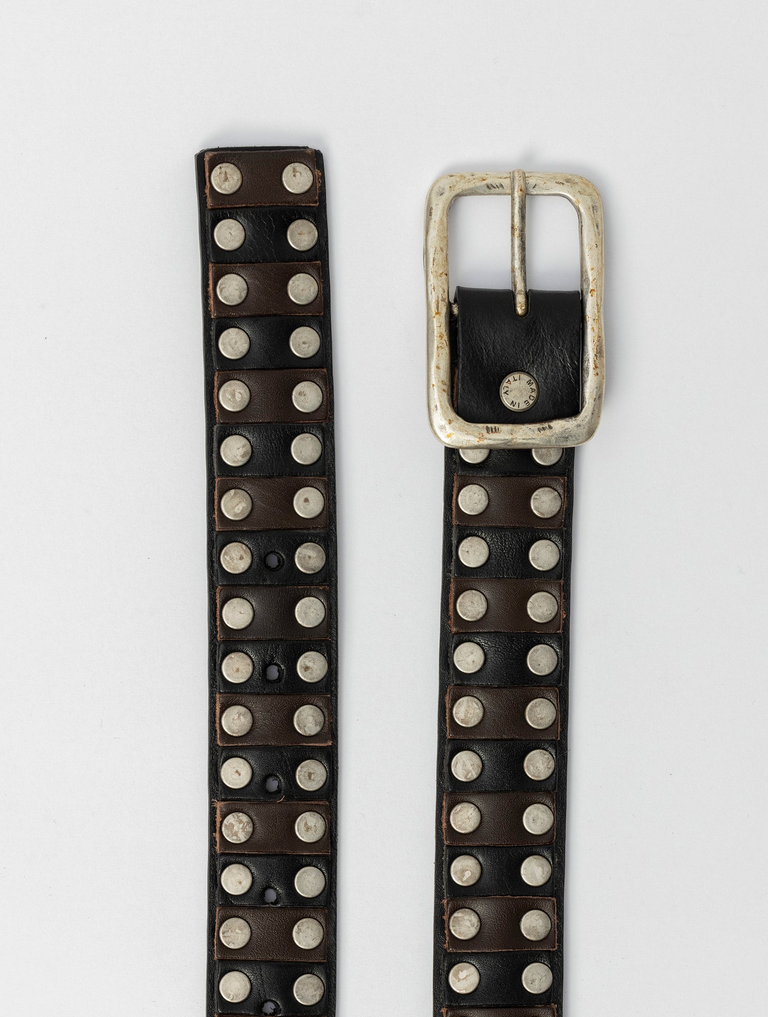 STUDDED LEATHER BELT IN BLACK