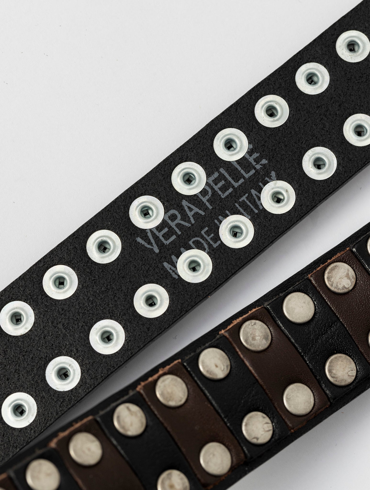 STUDDED LEATHER BELT IN BLACK