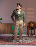 Man wearing beige pants with pockets