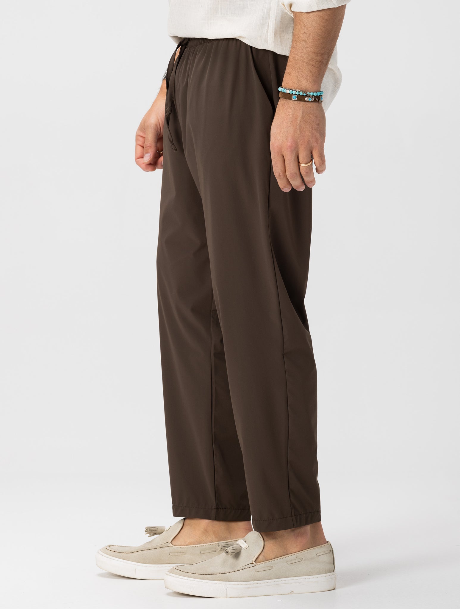 CONNOR CASUAL PANTS IN BROWN