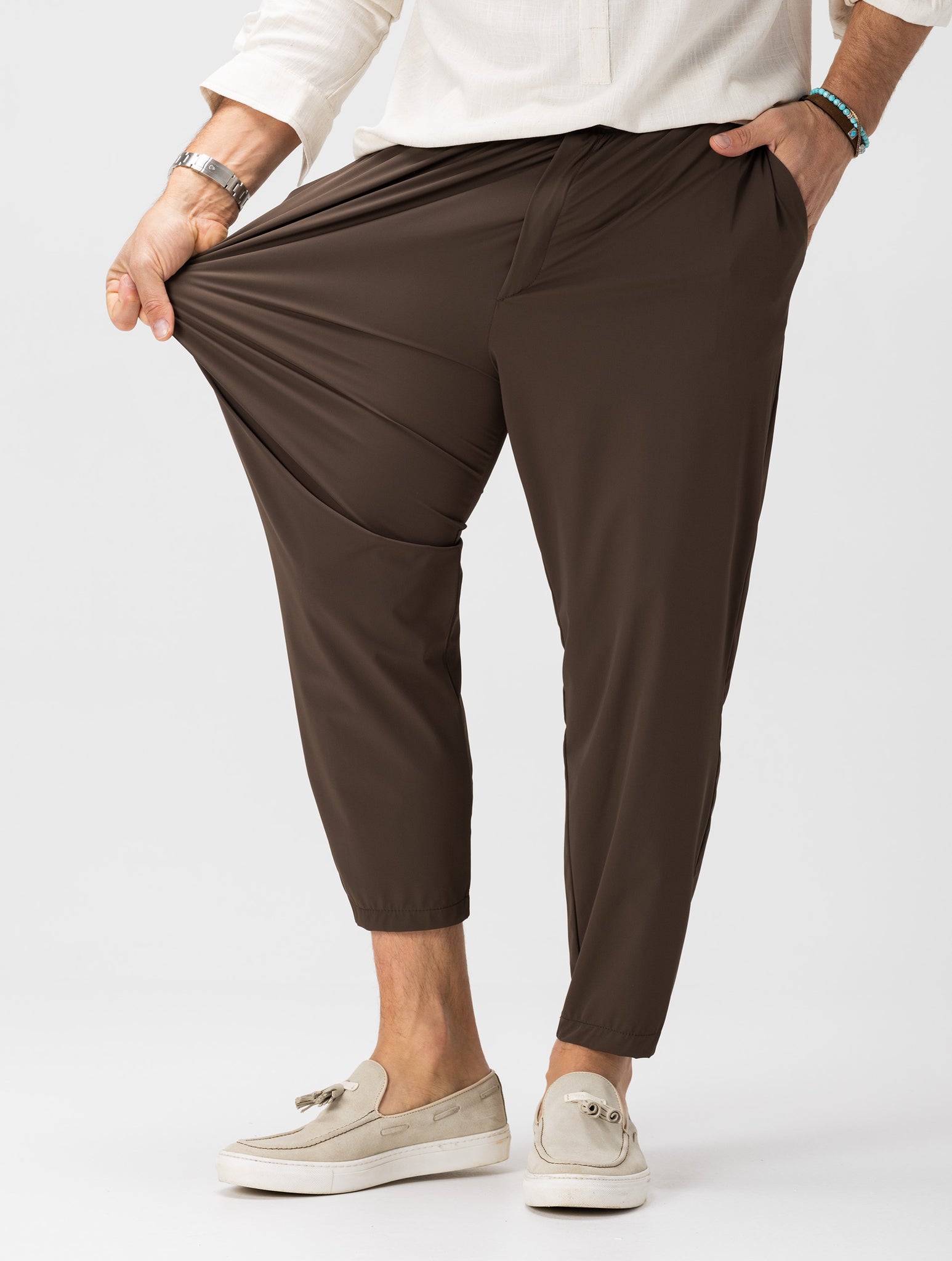 CONNOR CASUAL PANTS IN BROWN