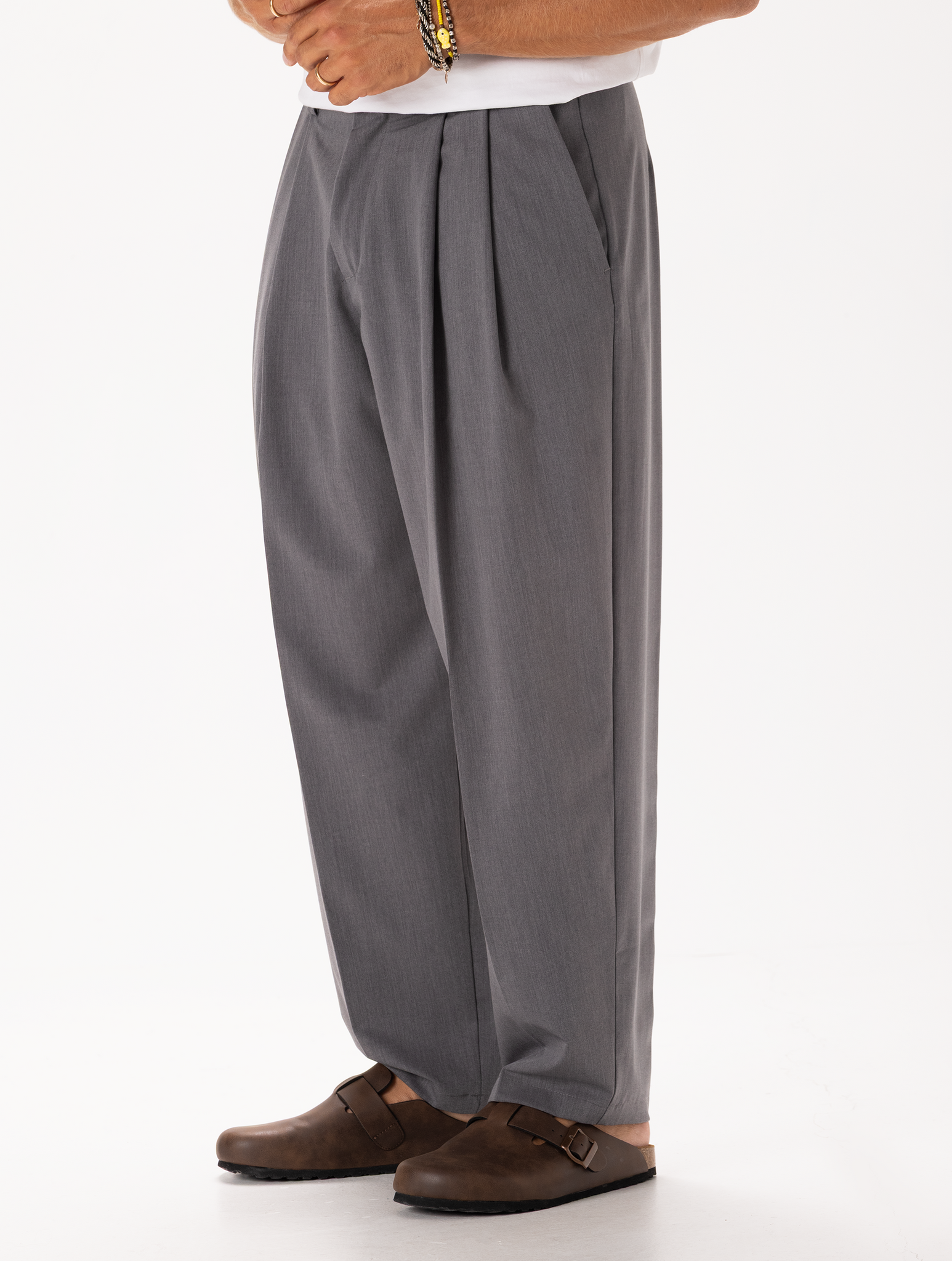 PLEATED PANTS IN GREY
