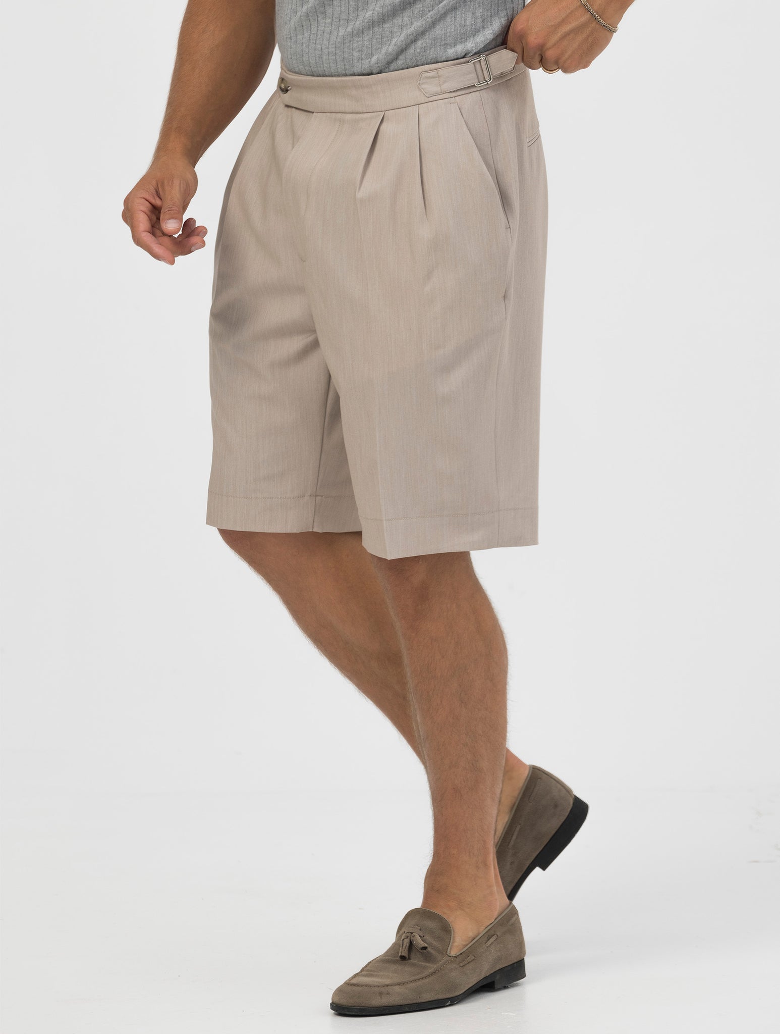 NICK BEIGEFARBENE FORMELLE SHORTS