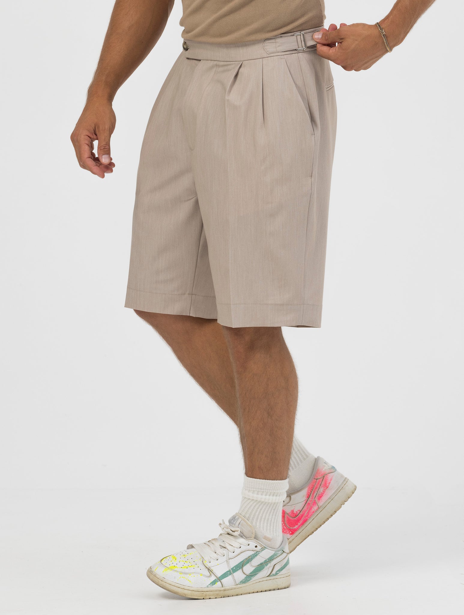 NICK PANTALÓNES CORTOS DE ETIQUETA BEIGE