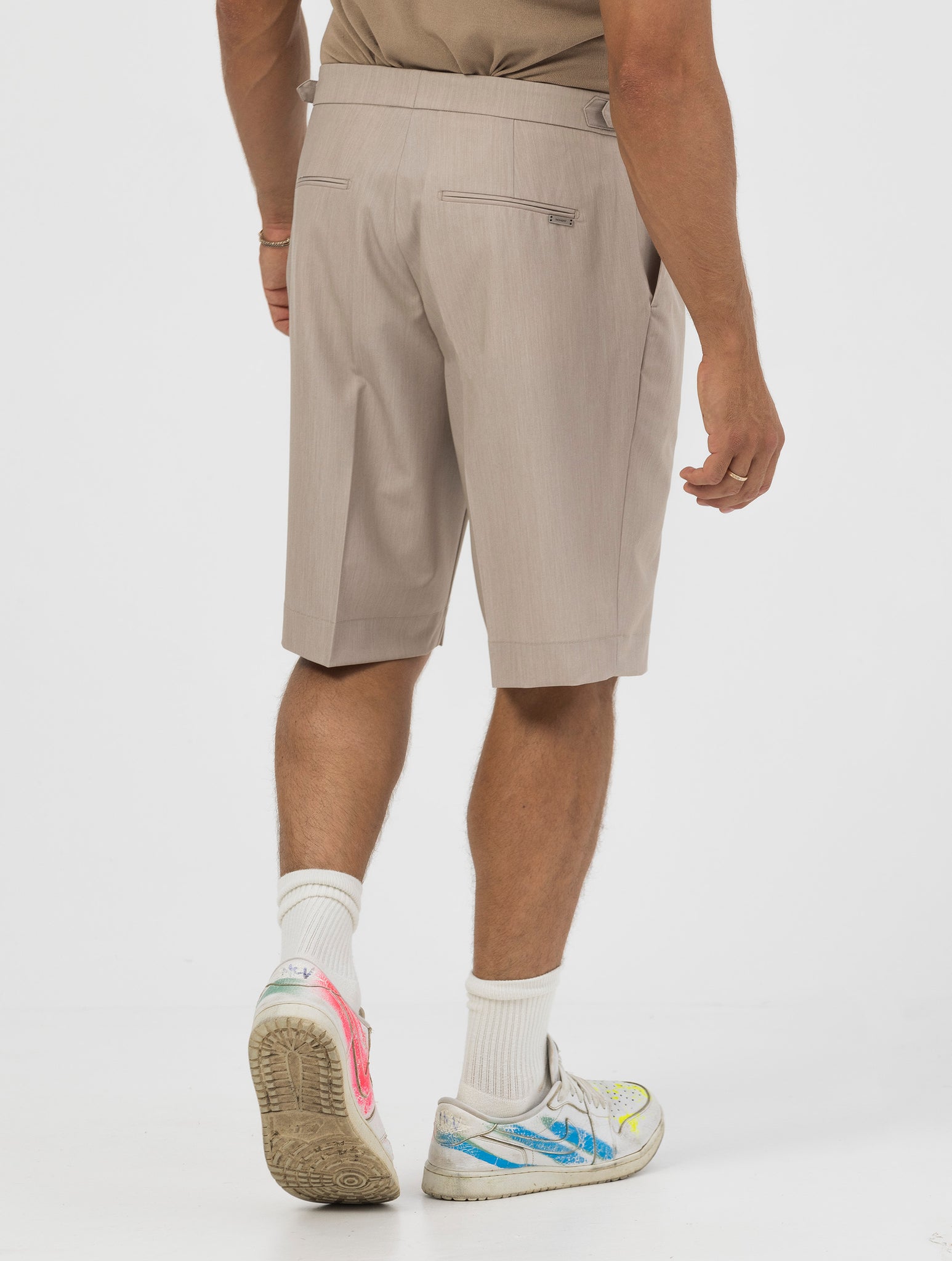 NICK BEIGEFARBENE FORMELLE SHORTS