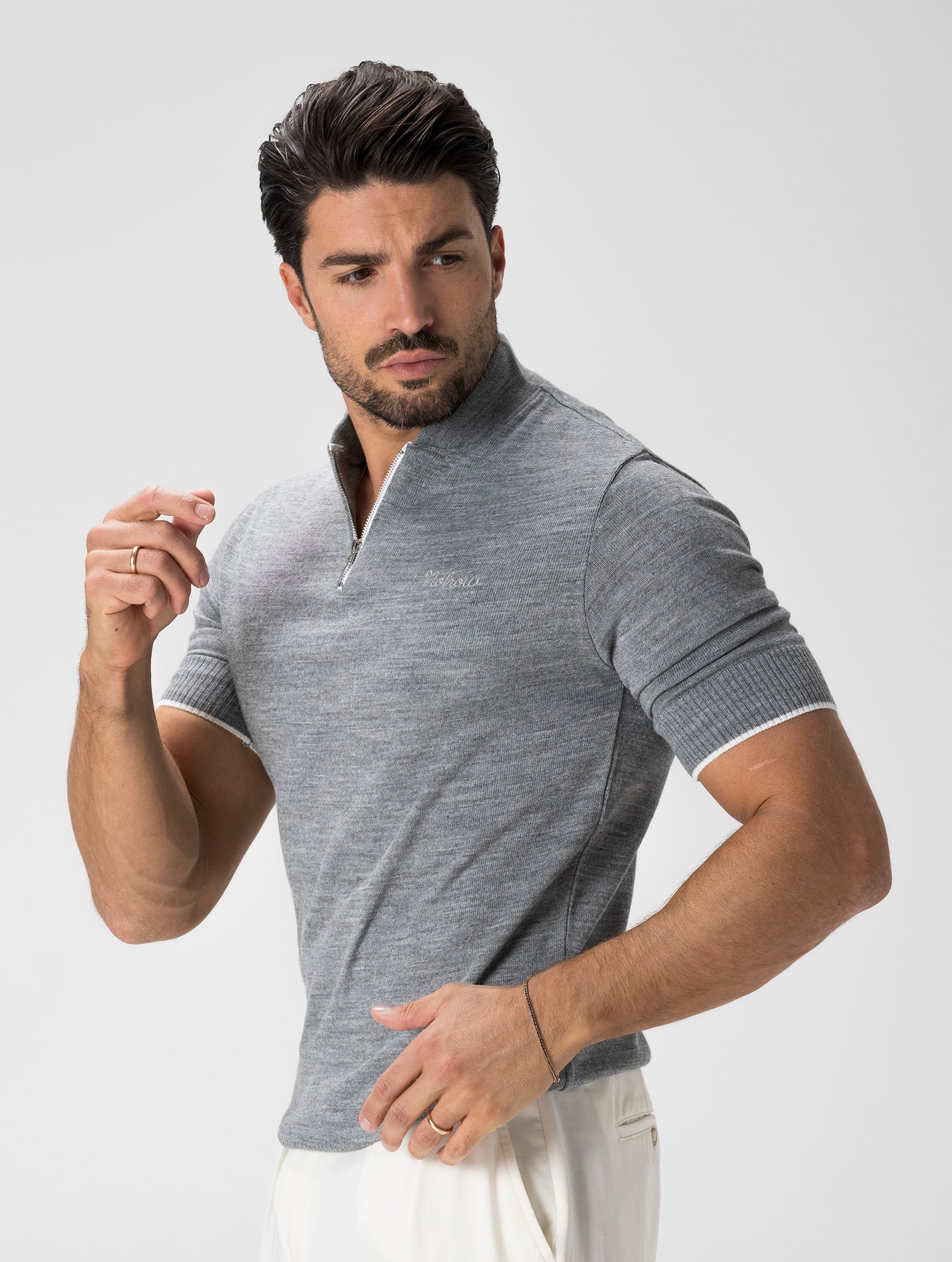 FINN ZIPPED T-SHIRT IN GREY