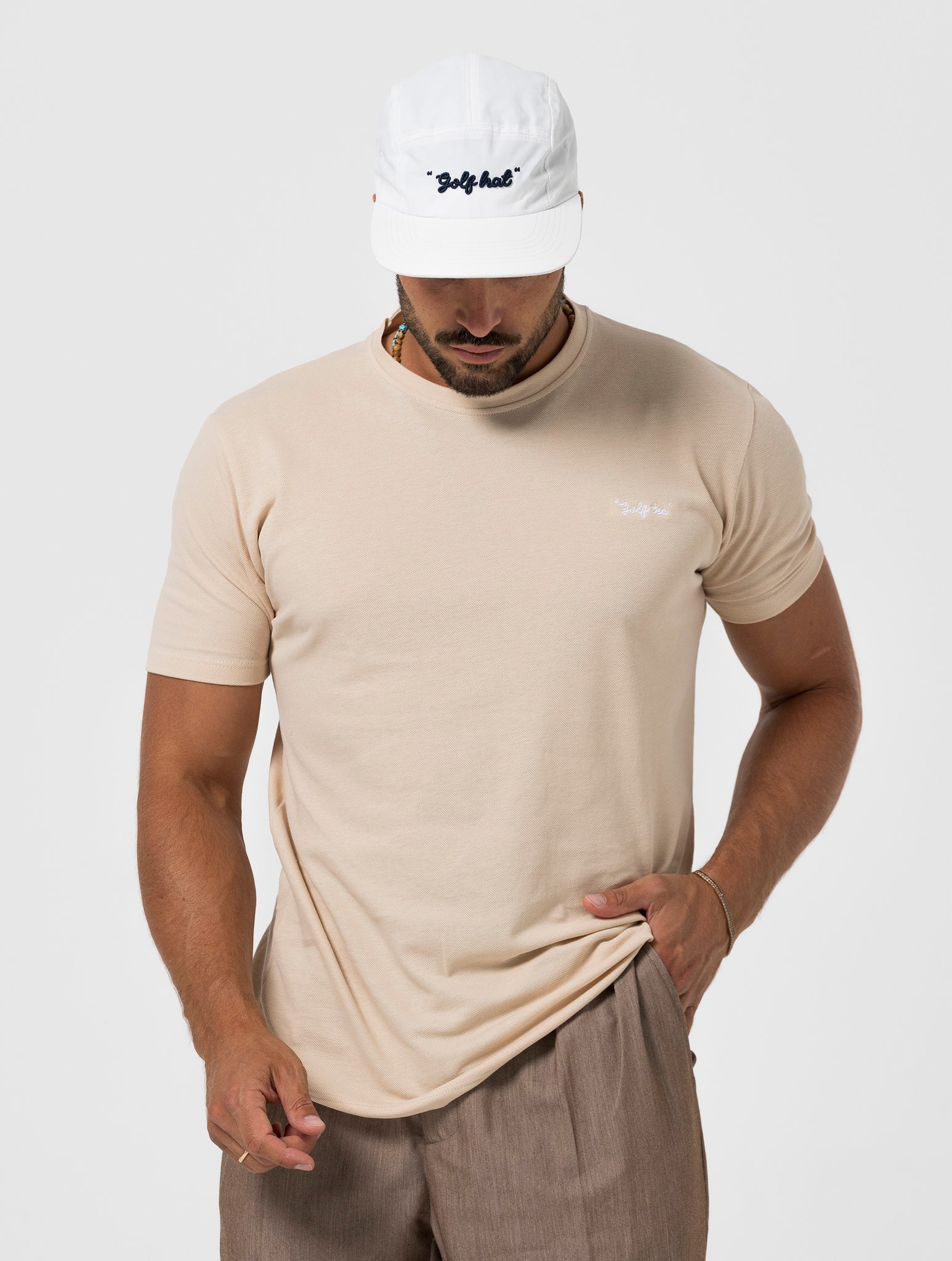 BEIGE BESTICKTES GOLF-T-SHIRT