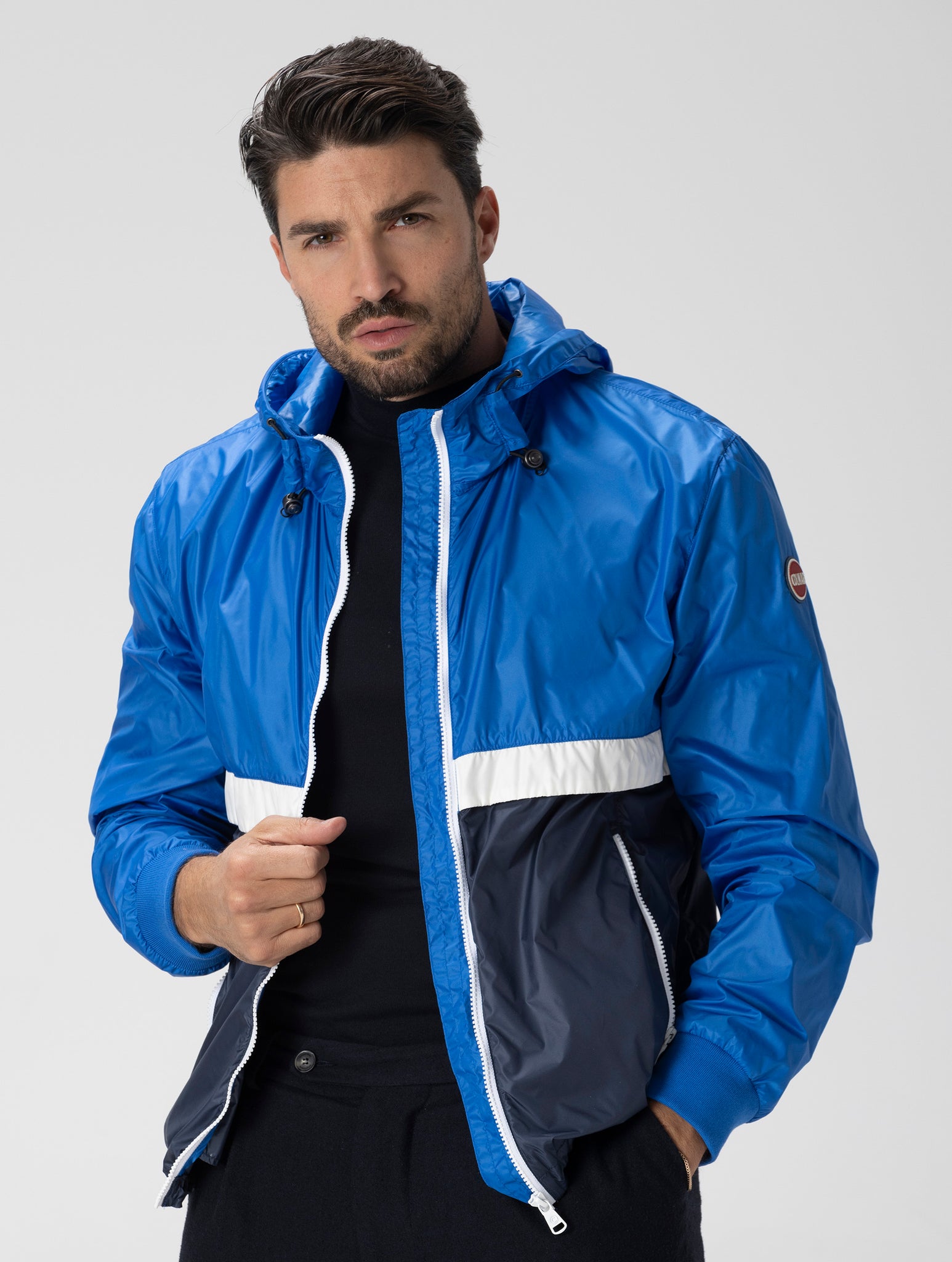 CONCRETE CHAQUETA IMPERMEABLE EN AZUL