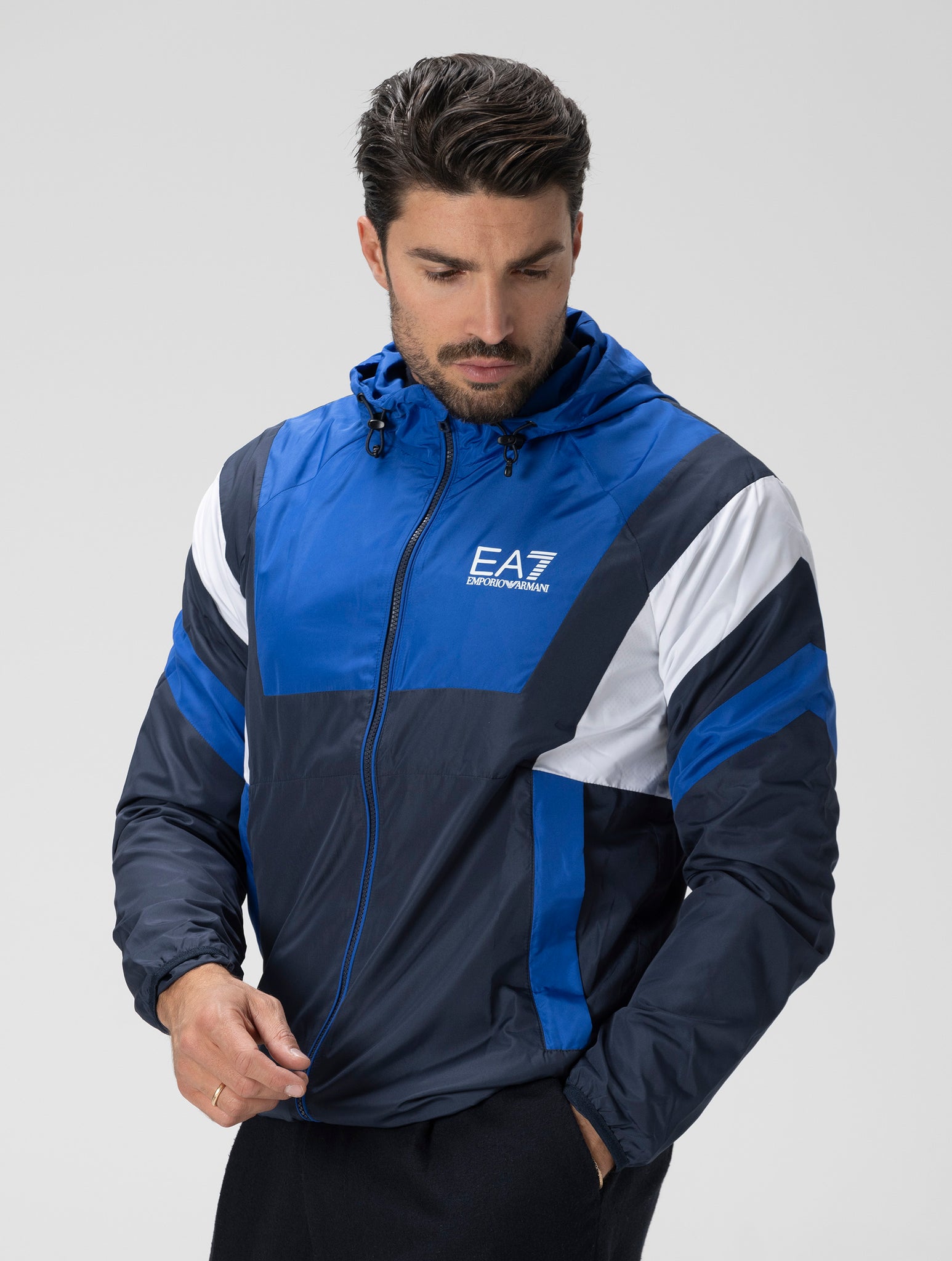 EA7 WASSERDICHTE JACKE IN BLAU UND WEISS