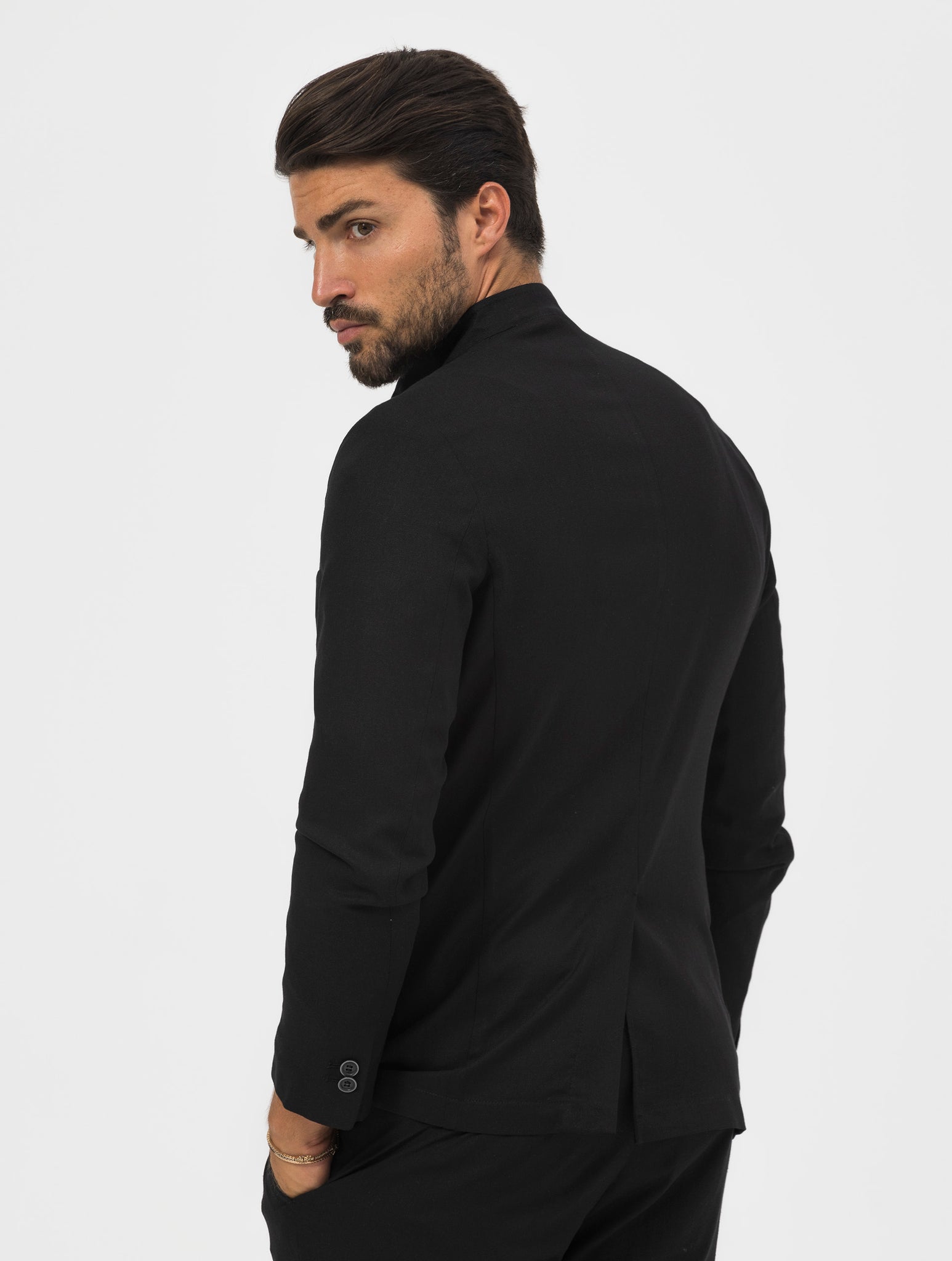 AKITA SINGLE BREASTED BLAZER IN BLACK