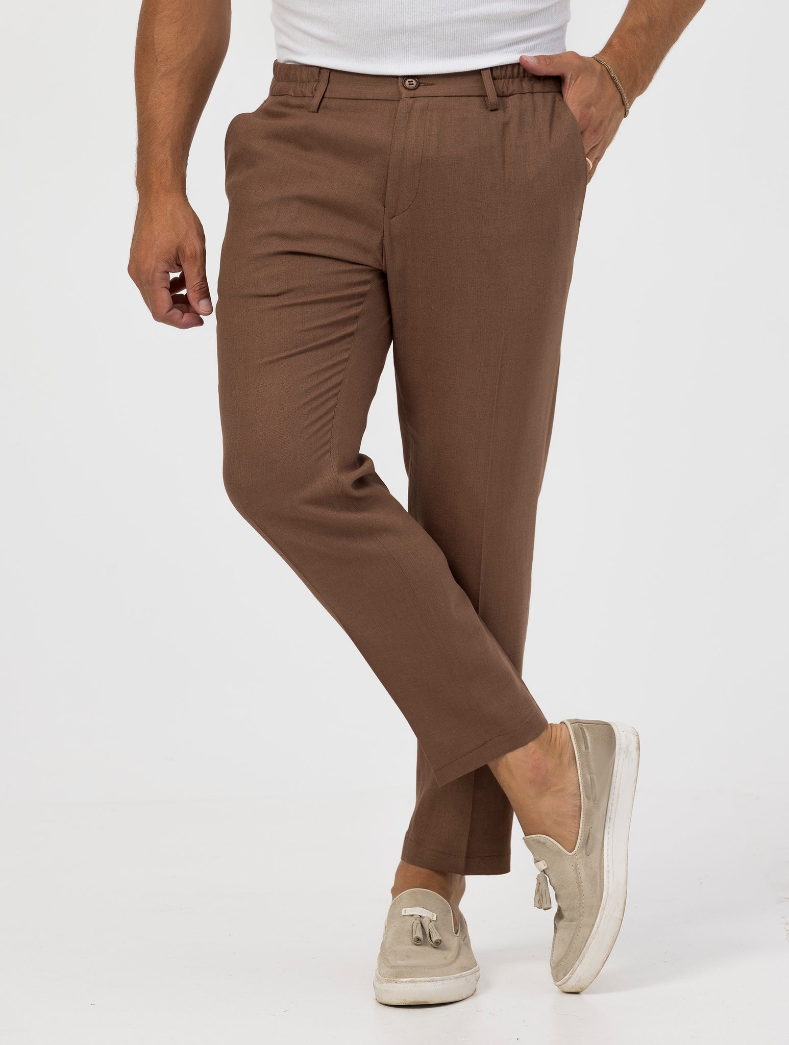 AKITA CASUAL PANTS IN TOBACCO