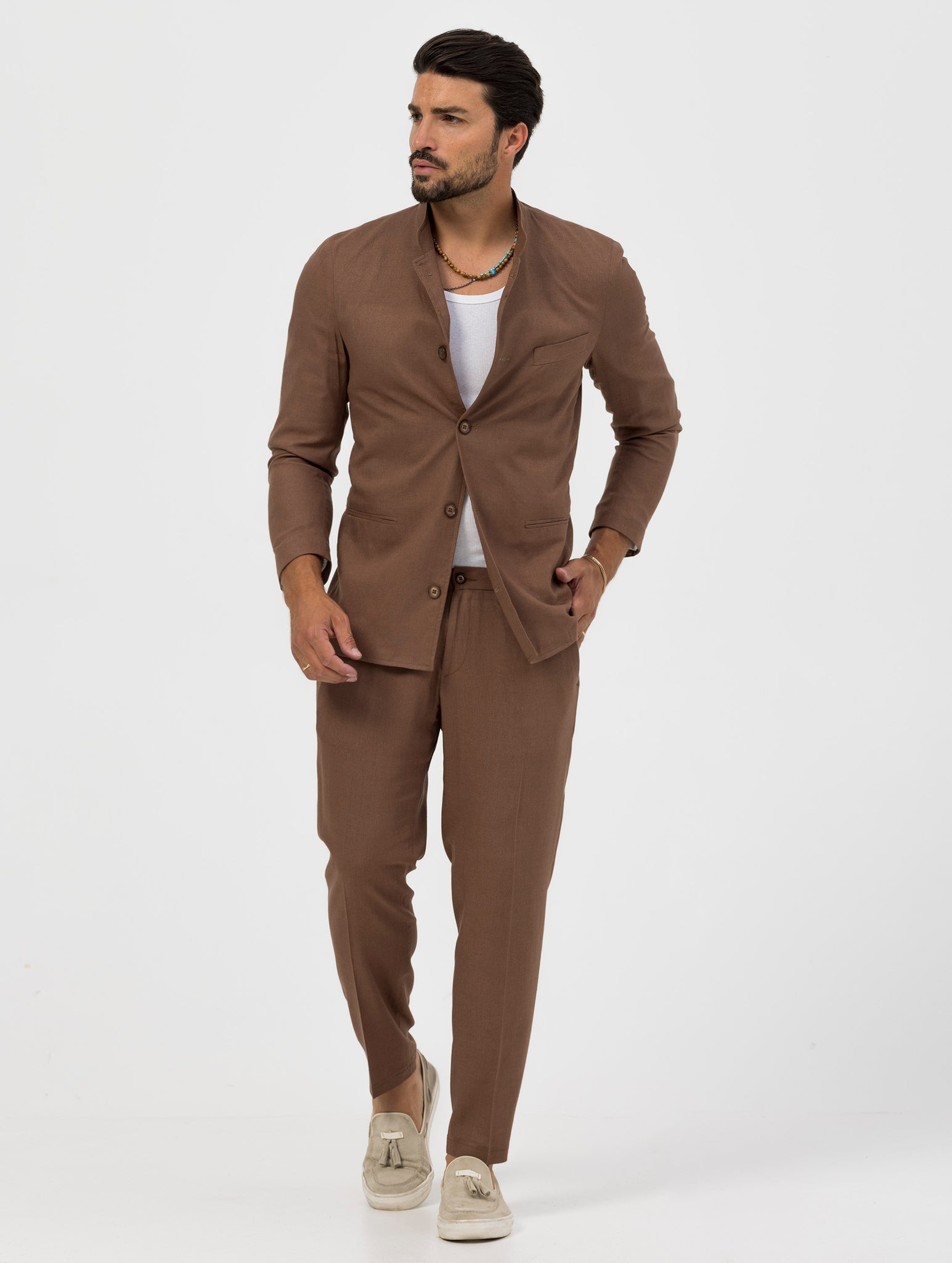 AKITA SINGLE BREASTED SUIT IN TOBACCO