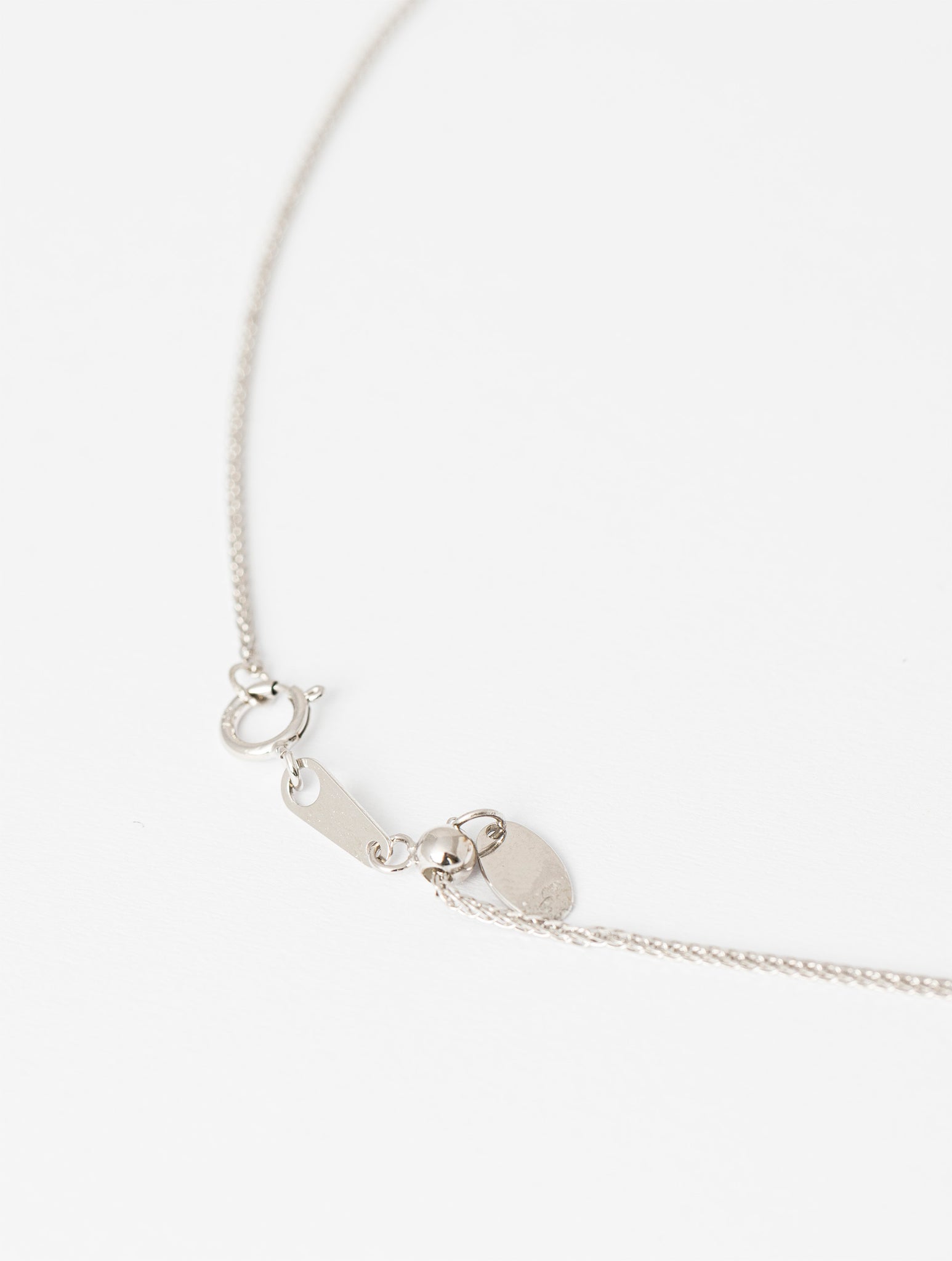 EMILY NECKLACE IN SILVER WITH LETTER