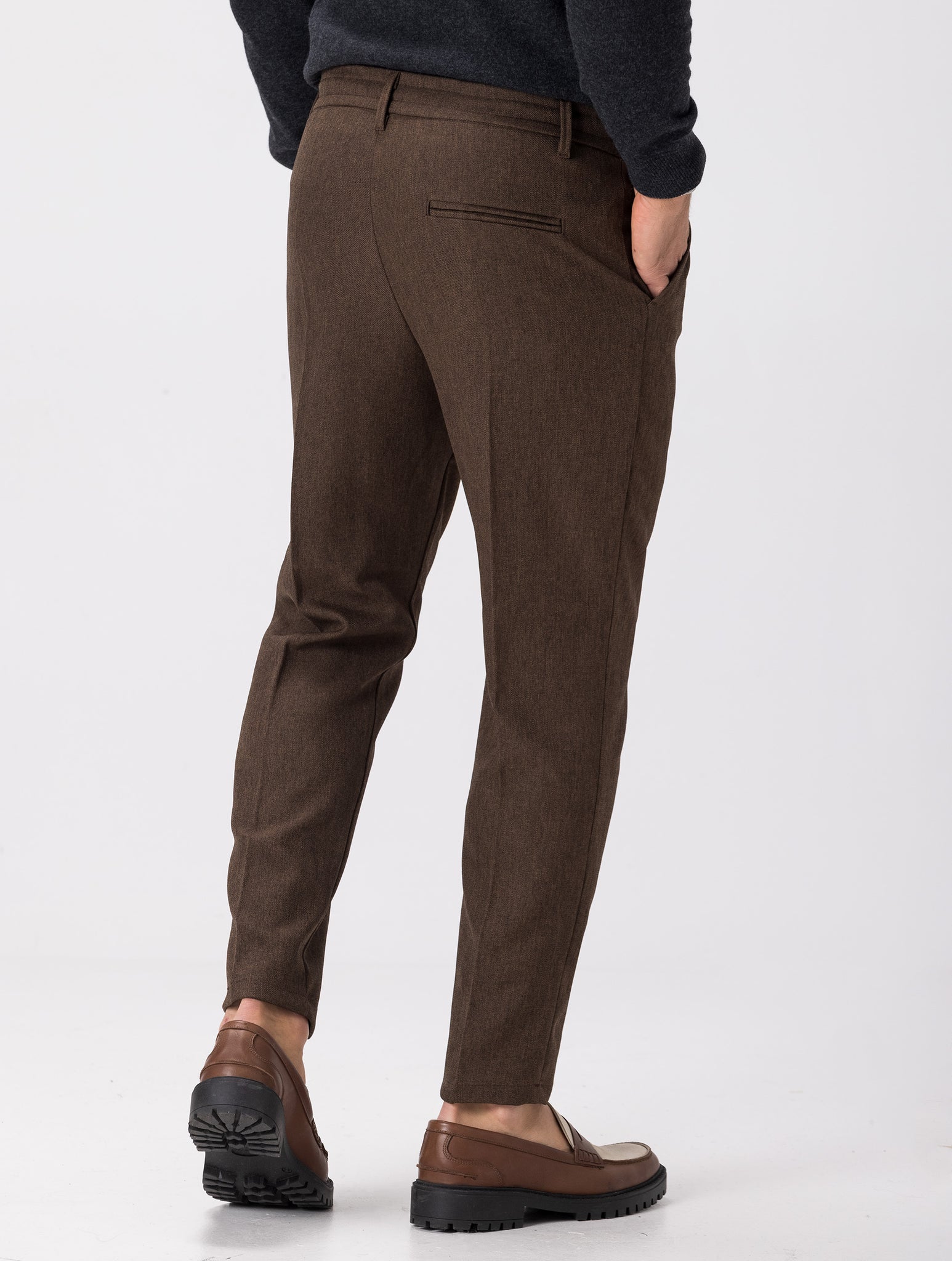 DASHER CASUAL PANTS IN COFFEE