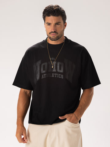 T-SHIRT IN BLACK WITH ATHLETICS PRINT