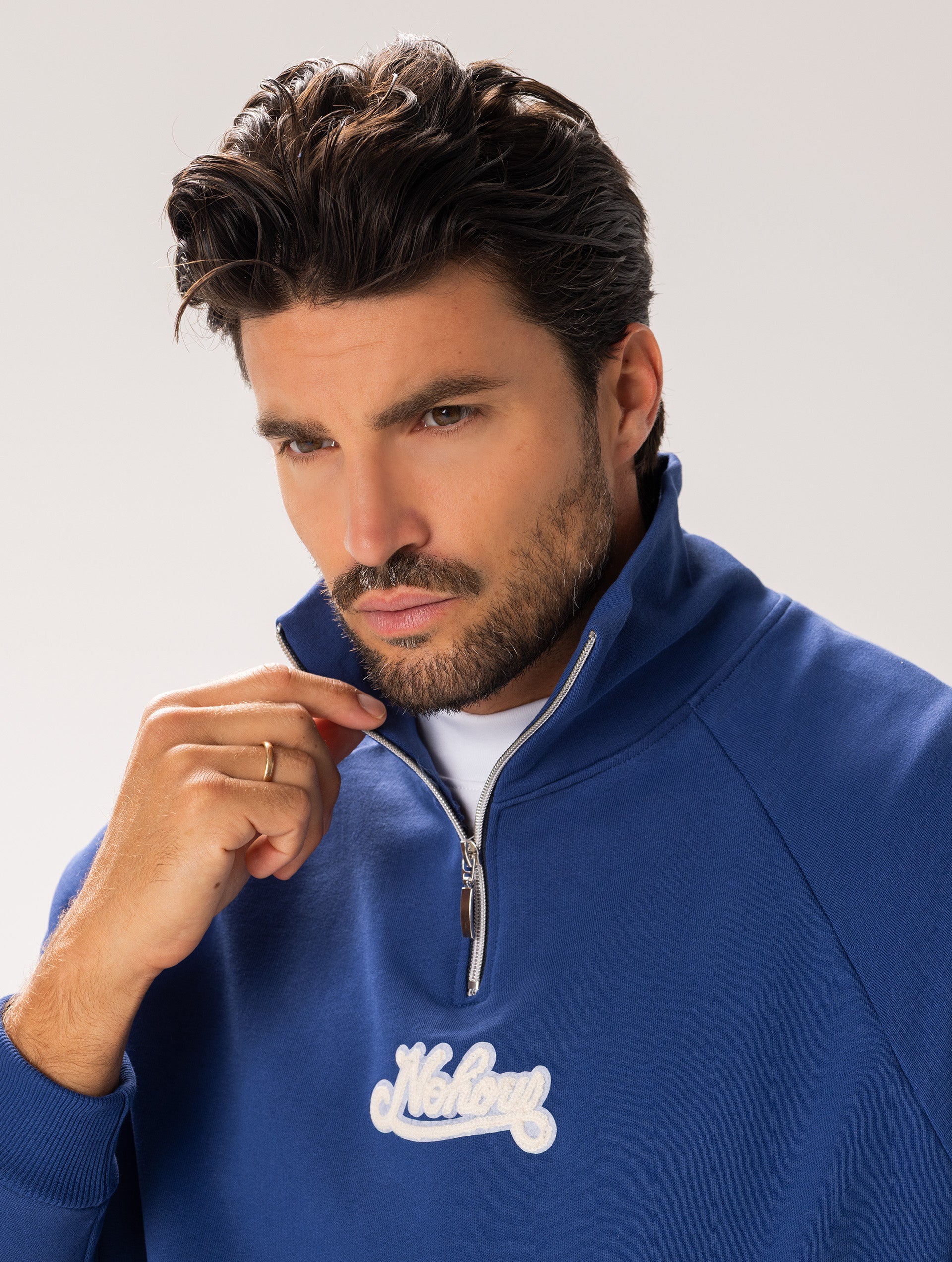 QUARTER ZIP SWEATSHIRT IN AVIO WITH NOHOW PATCH