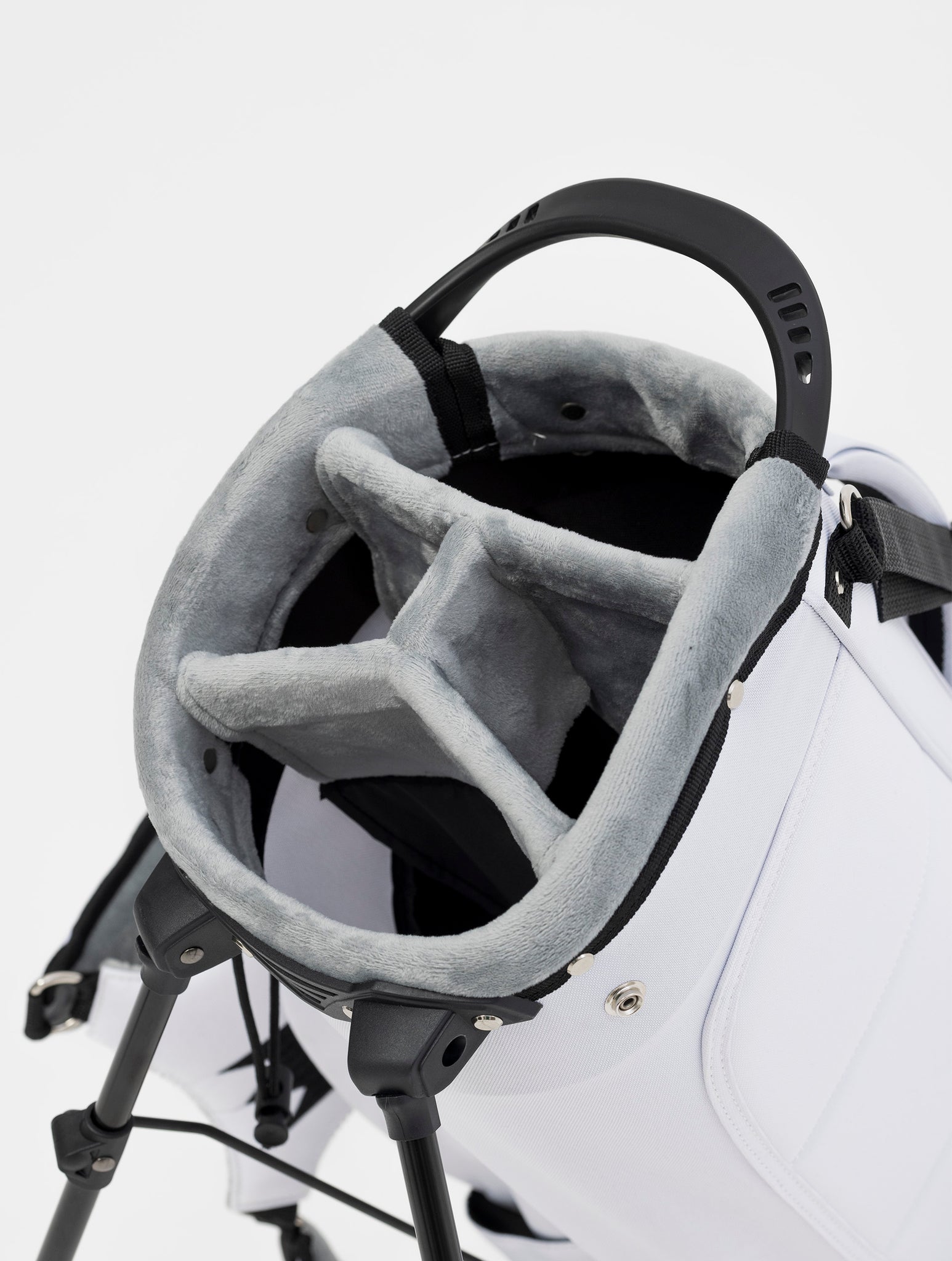 NOHOW MINIMALISTISCHES GOLFBAG IN WEISS UND SCHWARZ