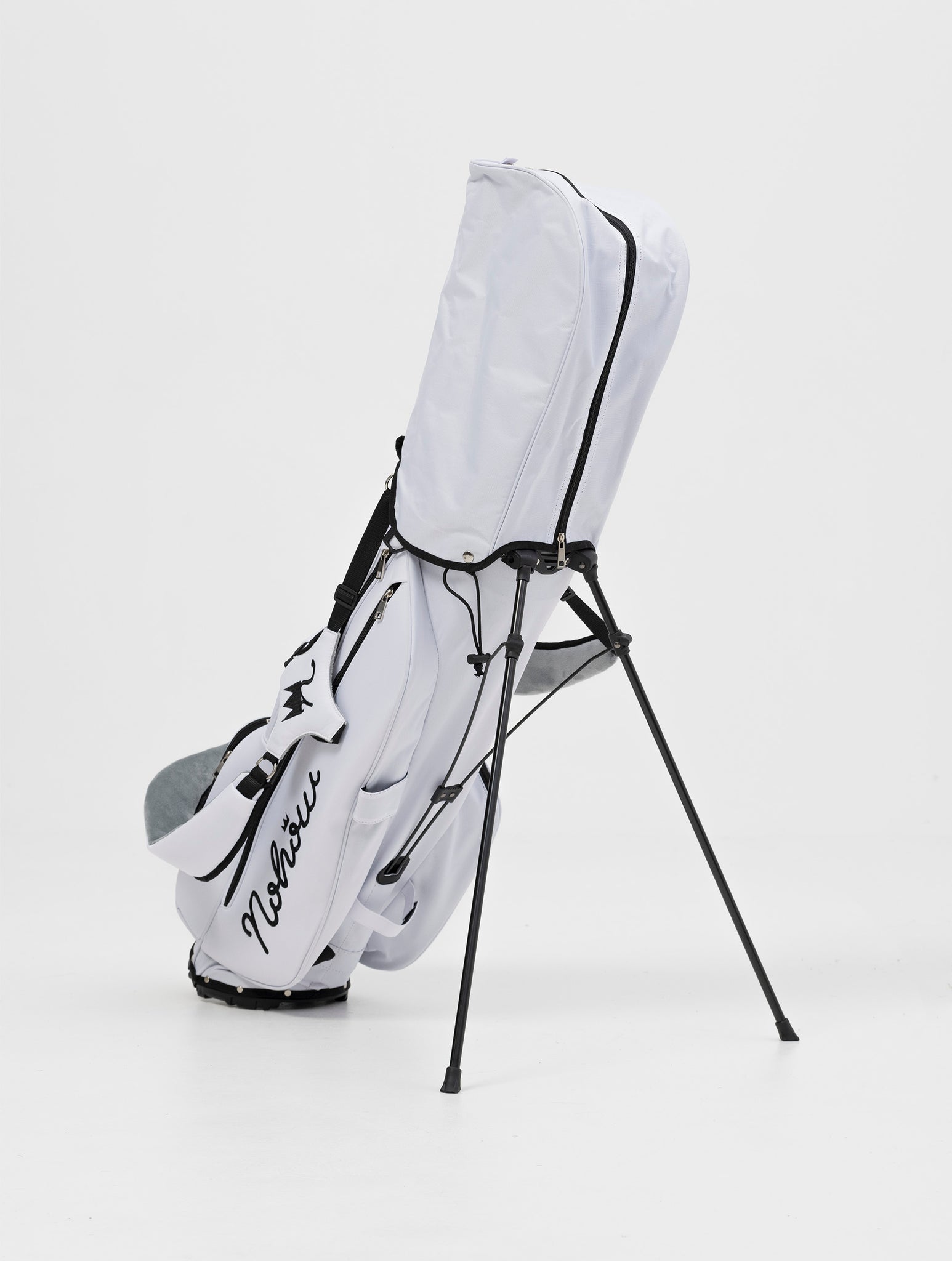 BOLSA DE GOLF MINIMALISTA NOHOW EN BLANCO Y NEGRO