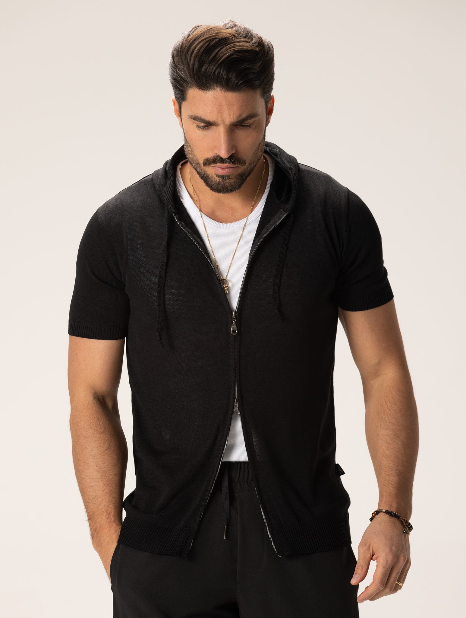 DOI ZIPPED CARDIGAN IN BLACK