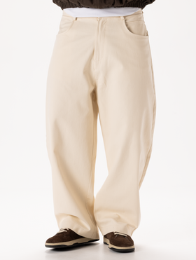 WEITE BAUMWOLLGABARDINE-HOSE IN CREME