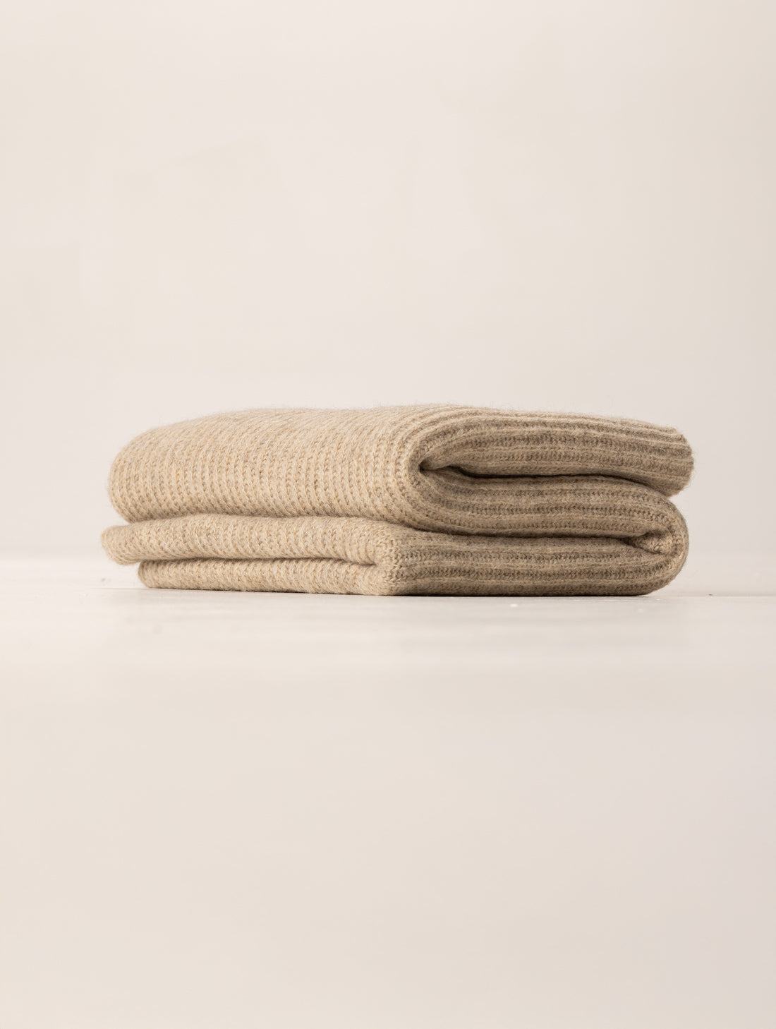 ÉCHARPE EN LAINE BEIGE