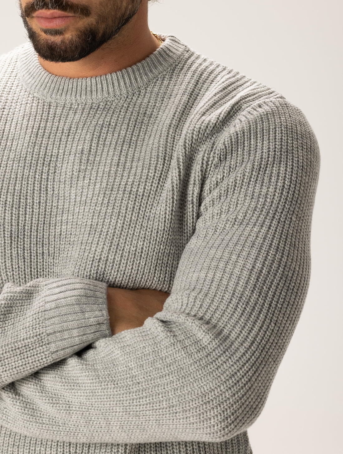 BOBBY CREWNECK SWEATER IN LIGHT GREY