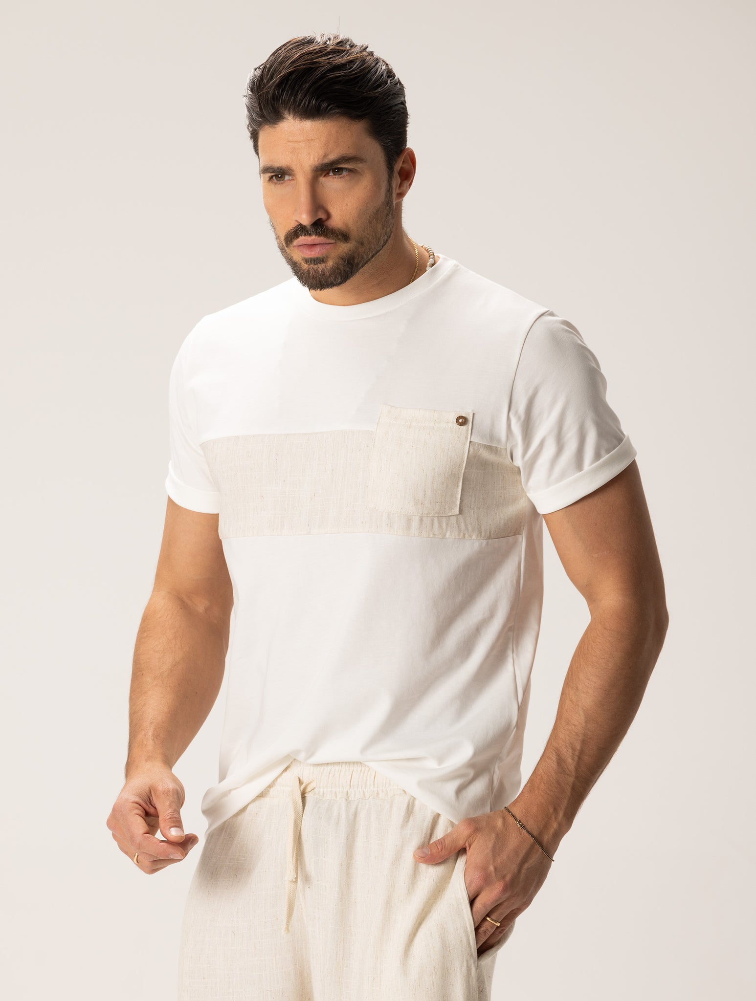 MATT POCKET T-SHIRT IN WHITE AND BEIGE