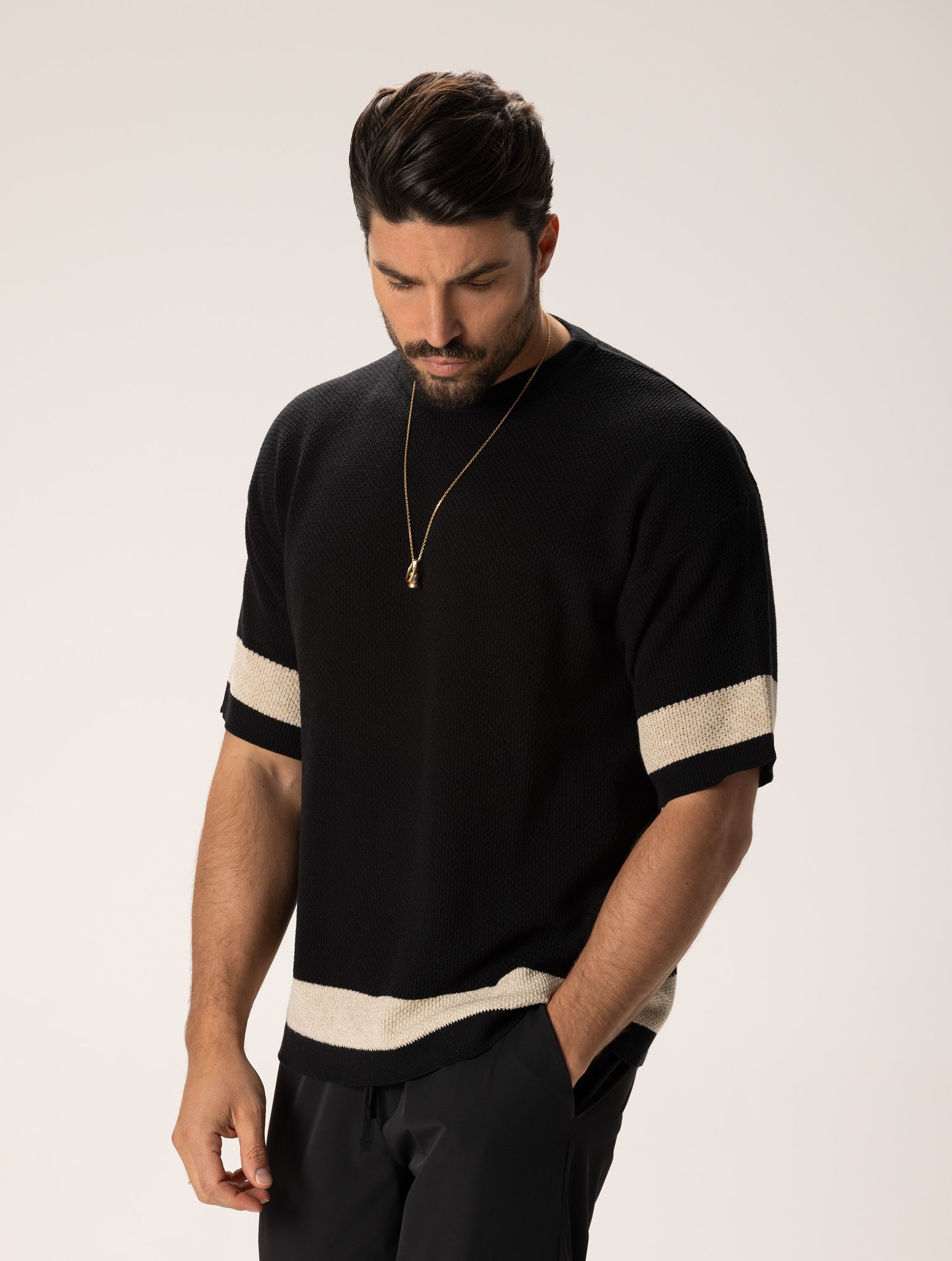 KATAI KNITTED T-SHIRT IN BLACK AND CREAM