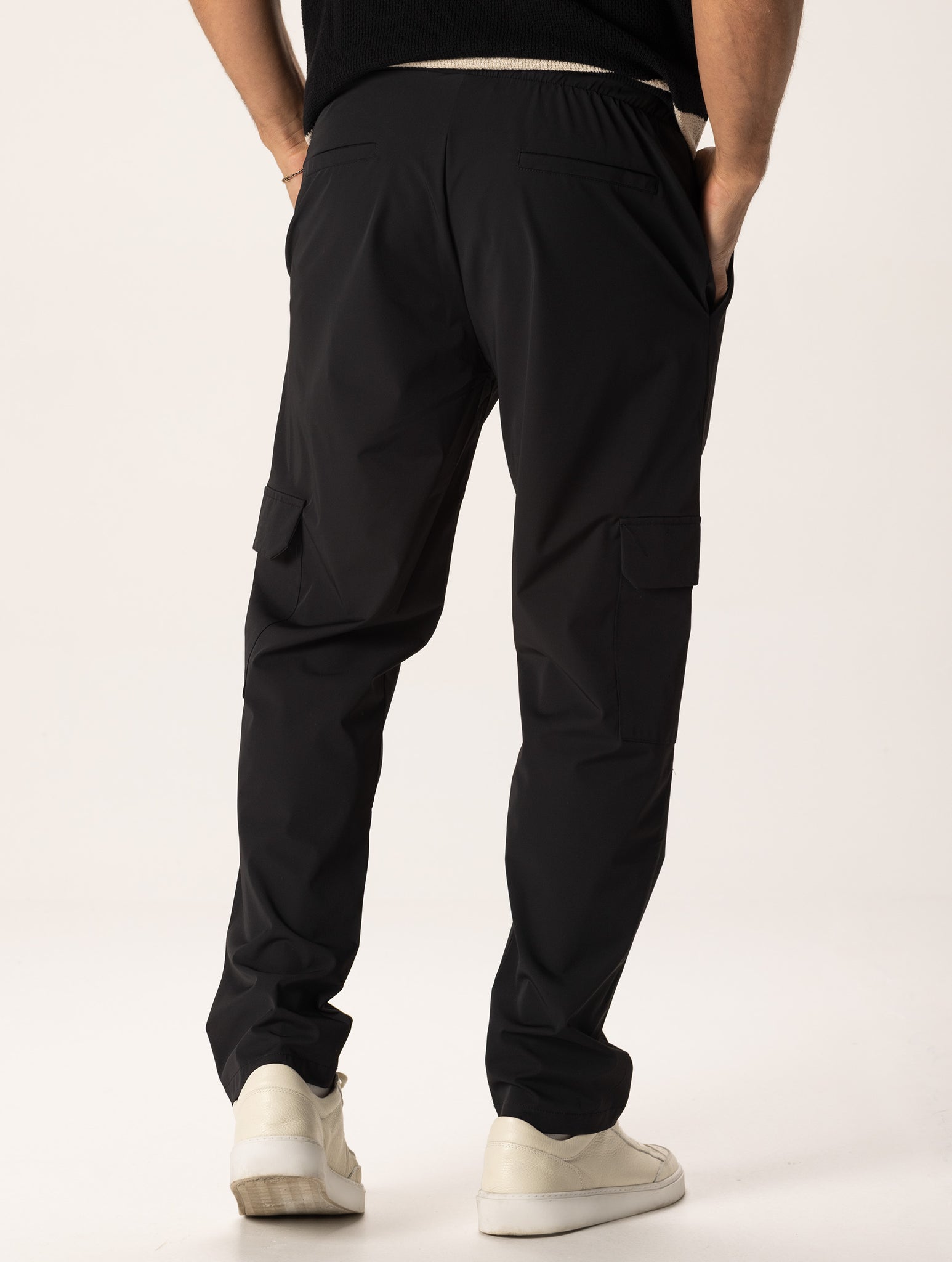 ZAC TECH CARGO PANTS IN BLACK