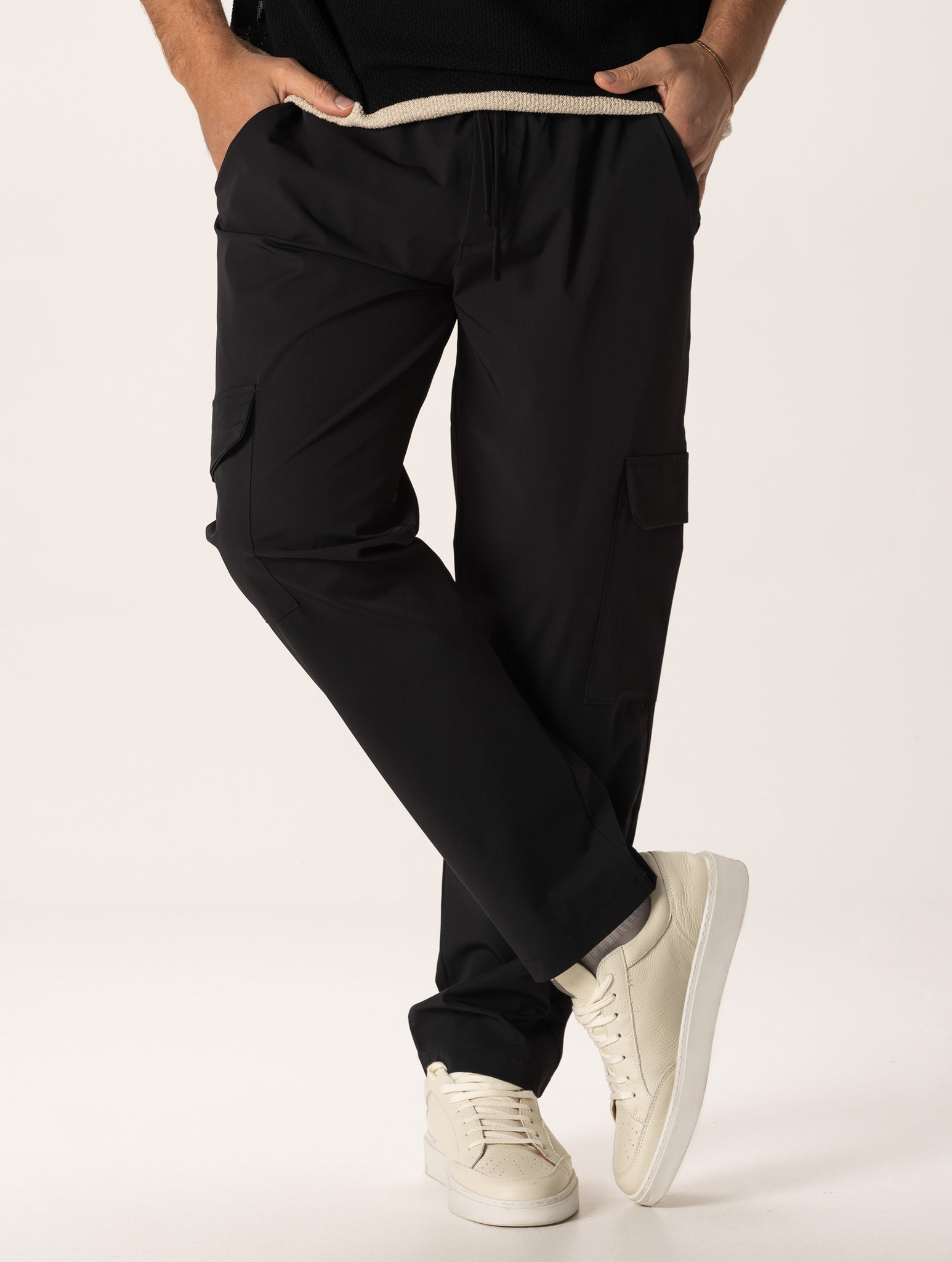 ZAC TECH CARGO PANTS IN BLACK