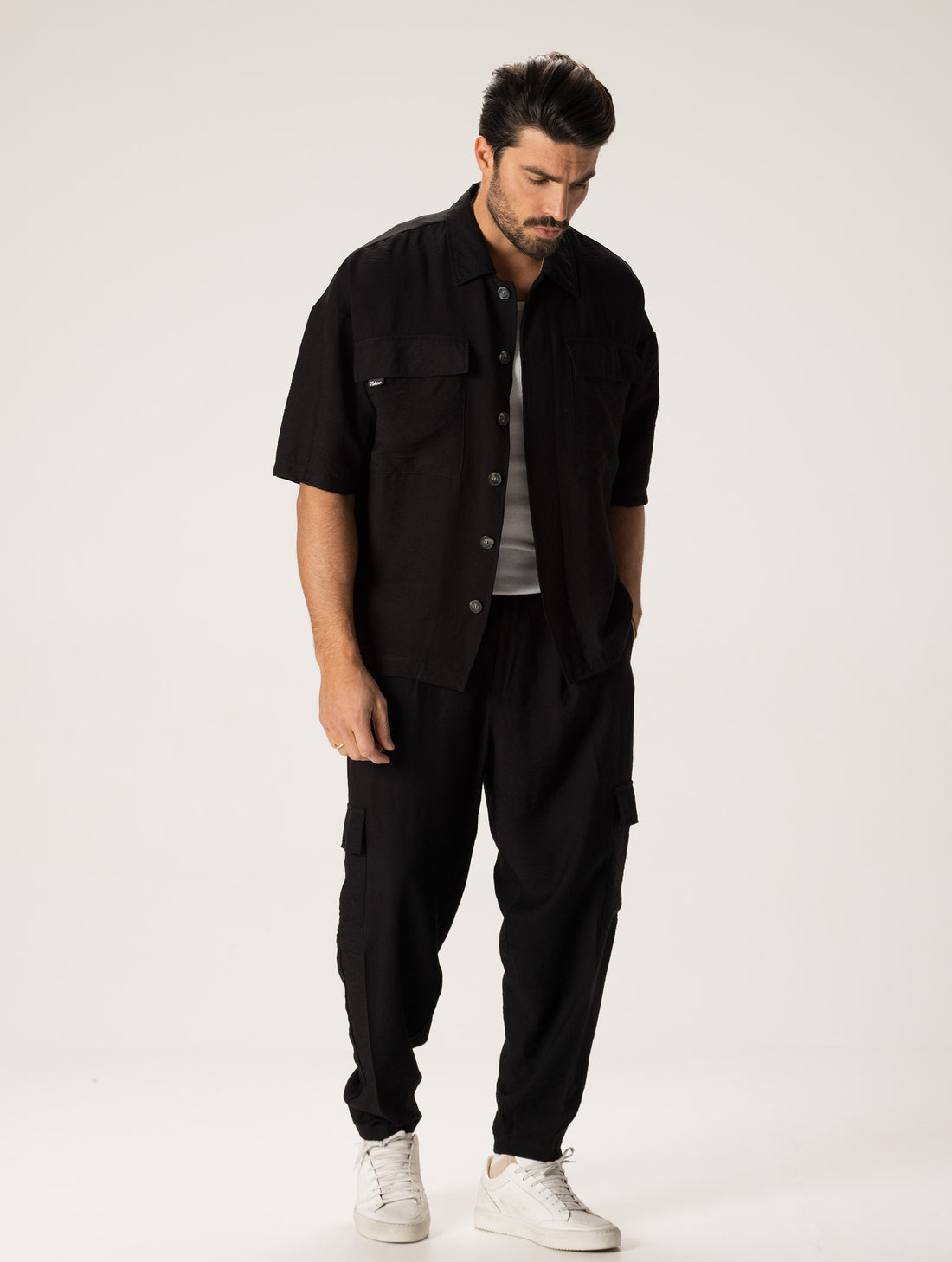 KOJI TRAJE CASUAL NEGRO