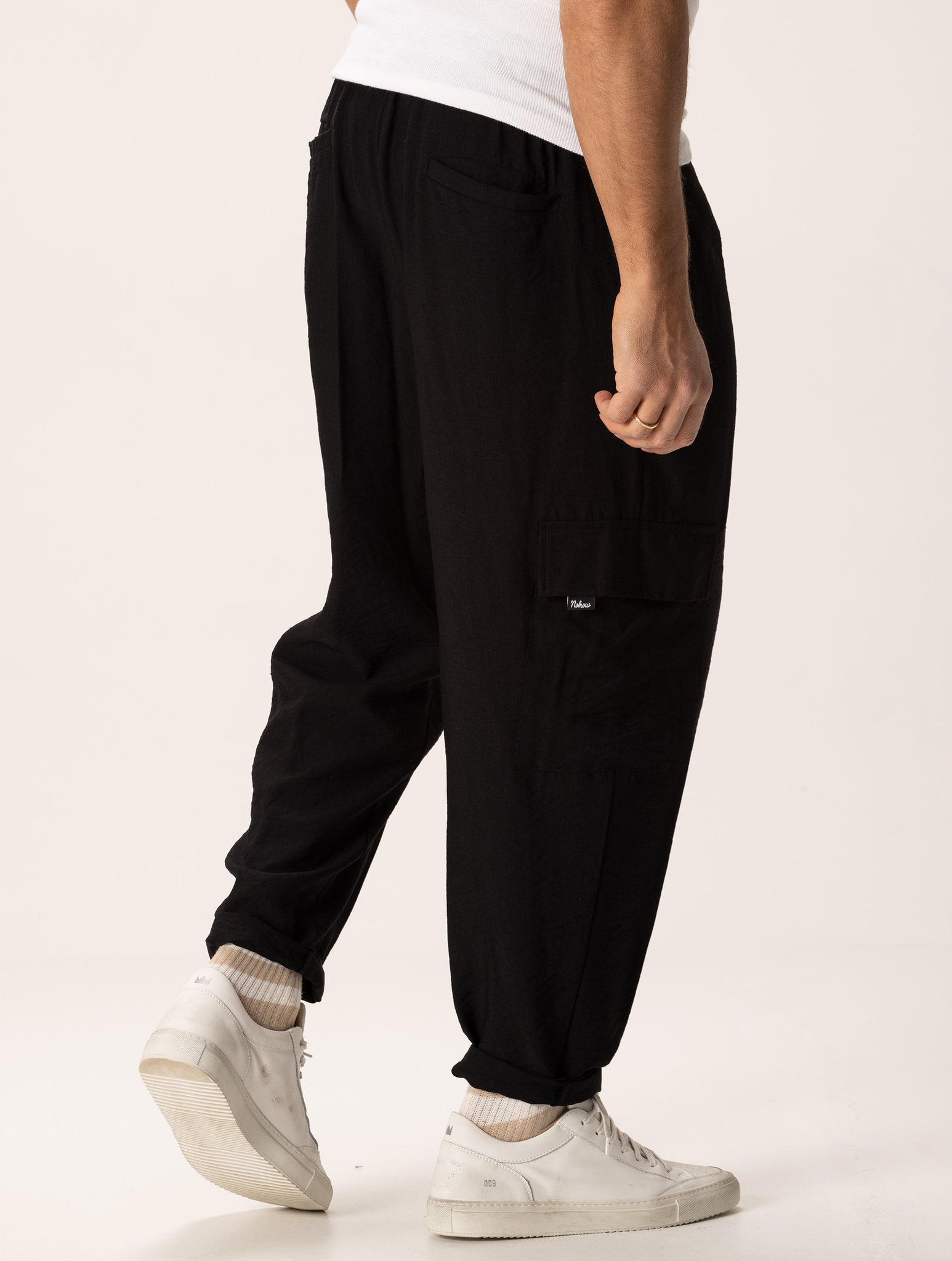 KOJI CARGO PANTS IN BLACK