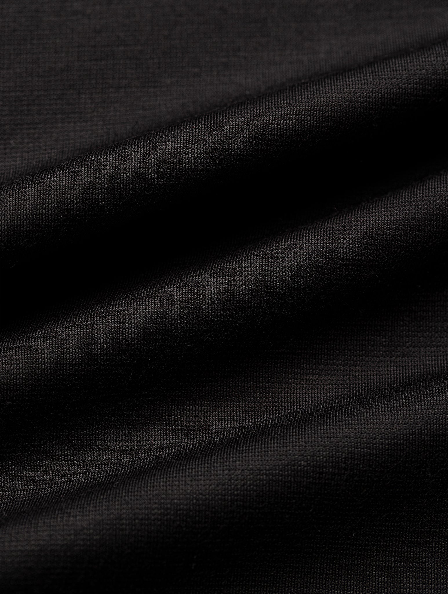 JIRO LONG SLEEVED T-SHIRT IN BLACK