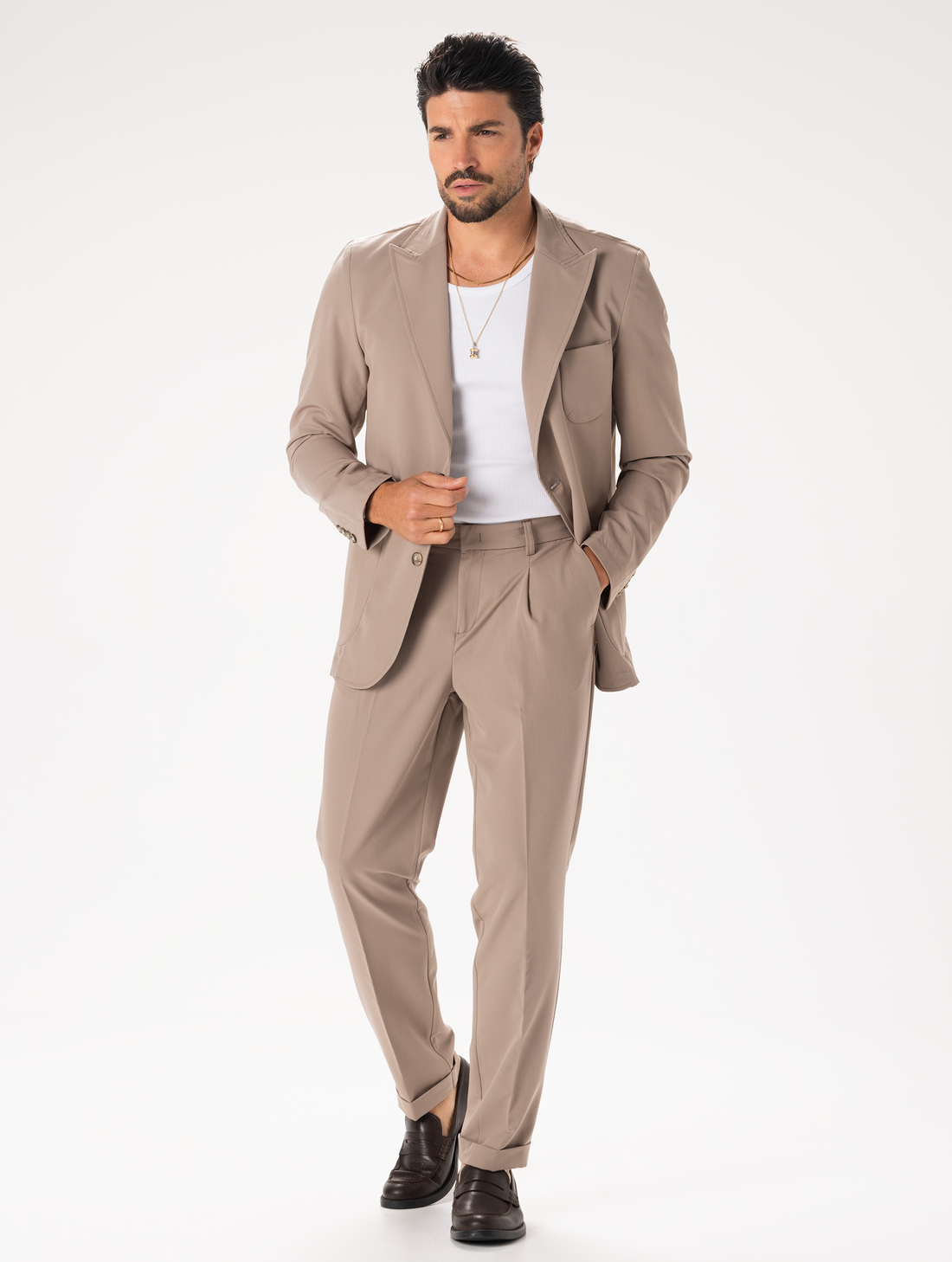 TRAJE FORMAL EN BARRO