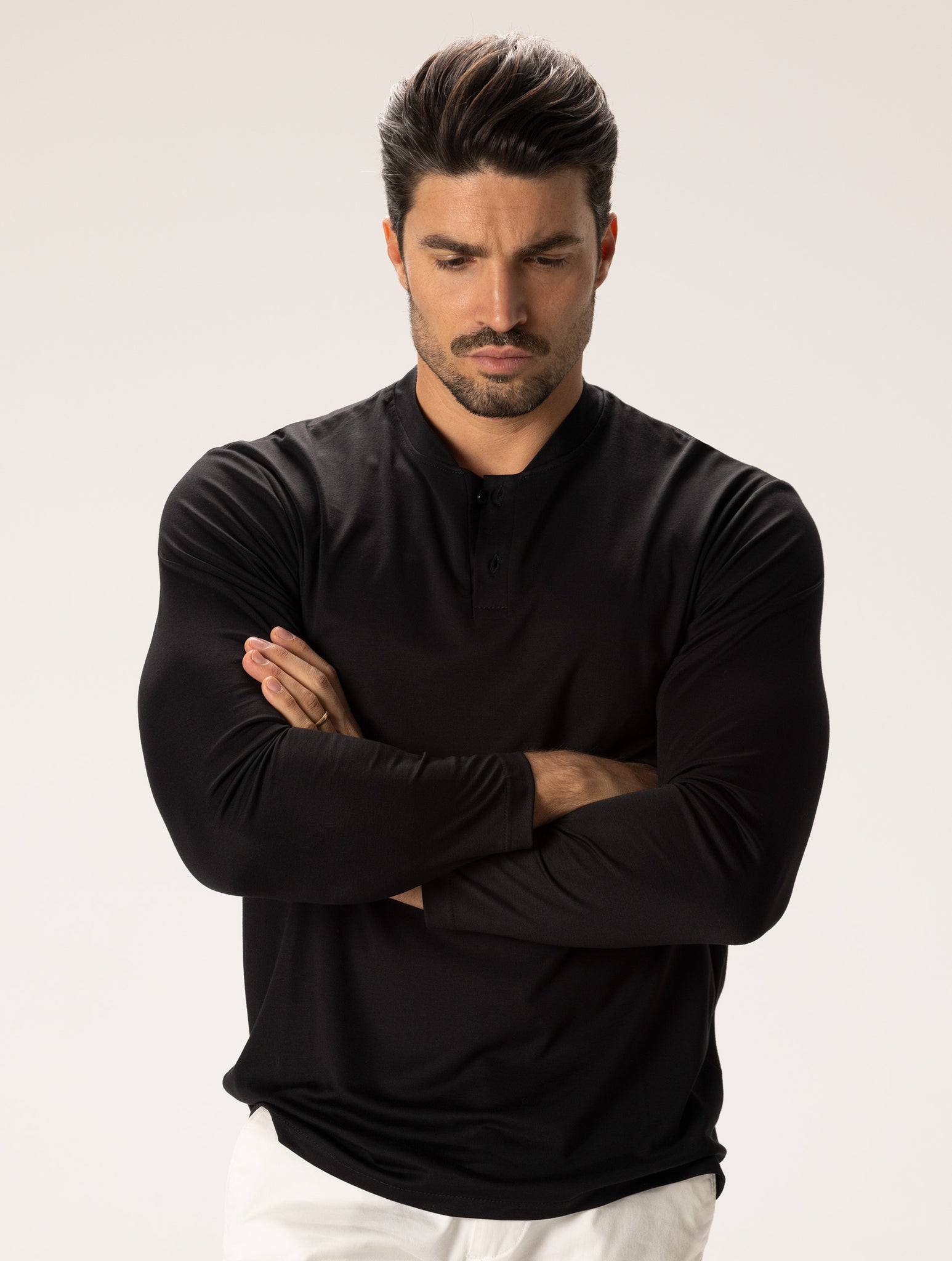 JIRO LONG SLEEVED T-SHIRT IN BLACK