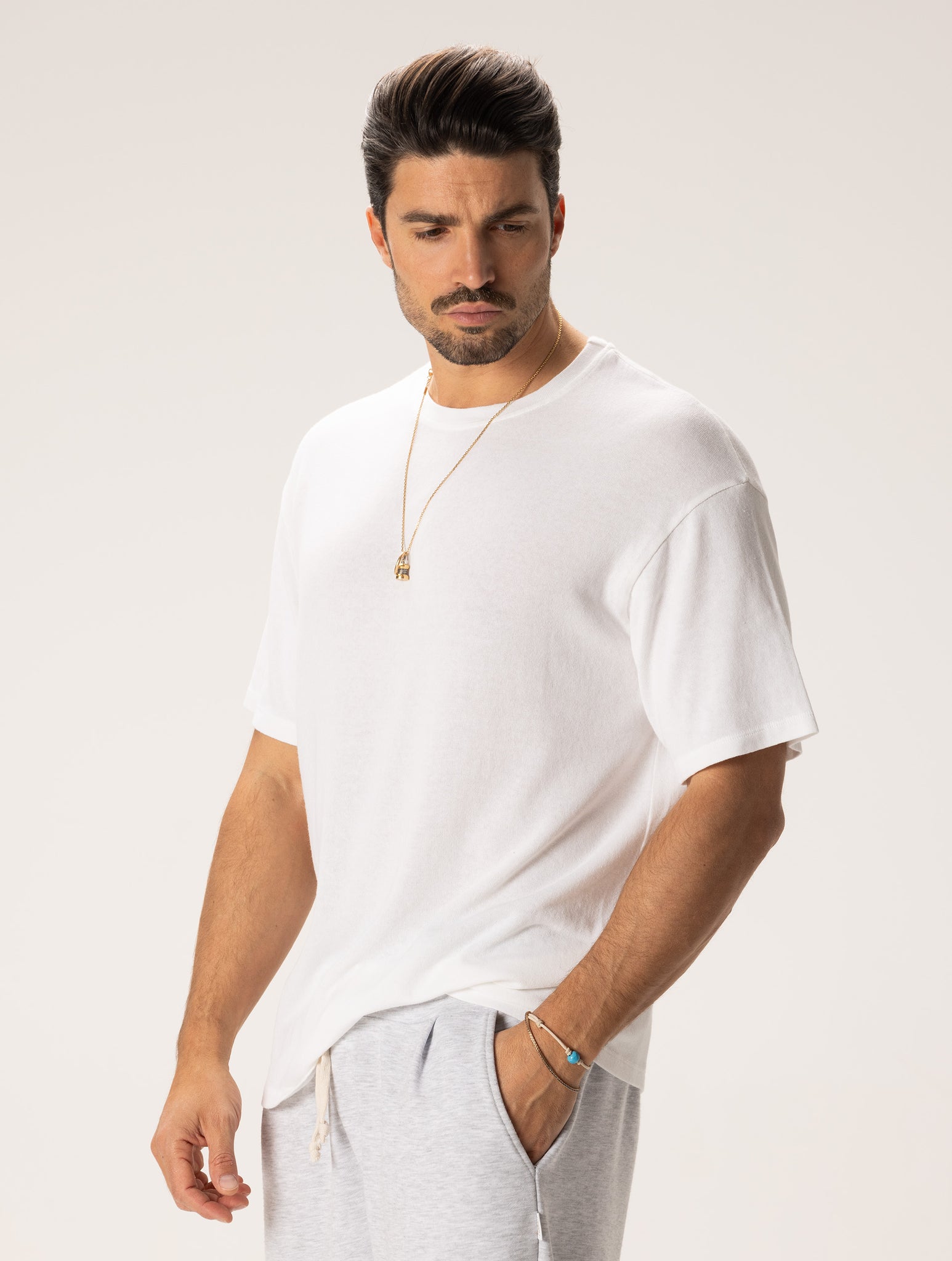 AKAHITO BASIC T-SHIRT IN WHITE