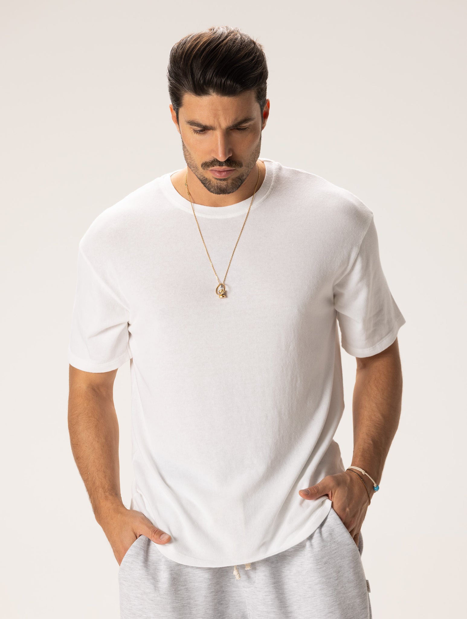 AKAHITO BASIC T-SHIRT IN WHITE