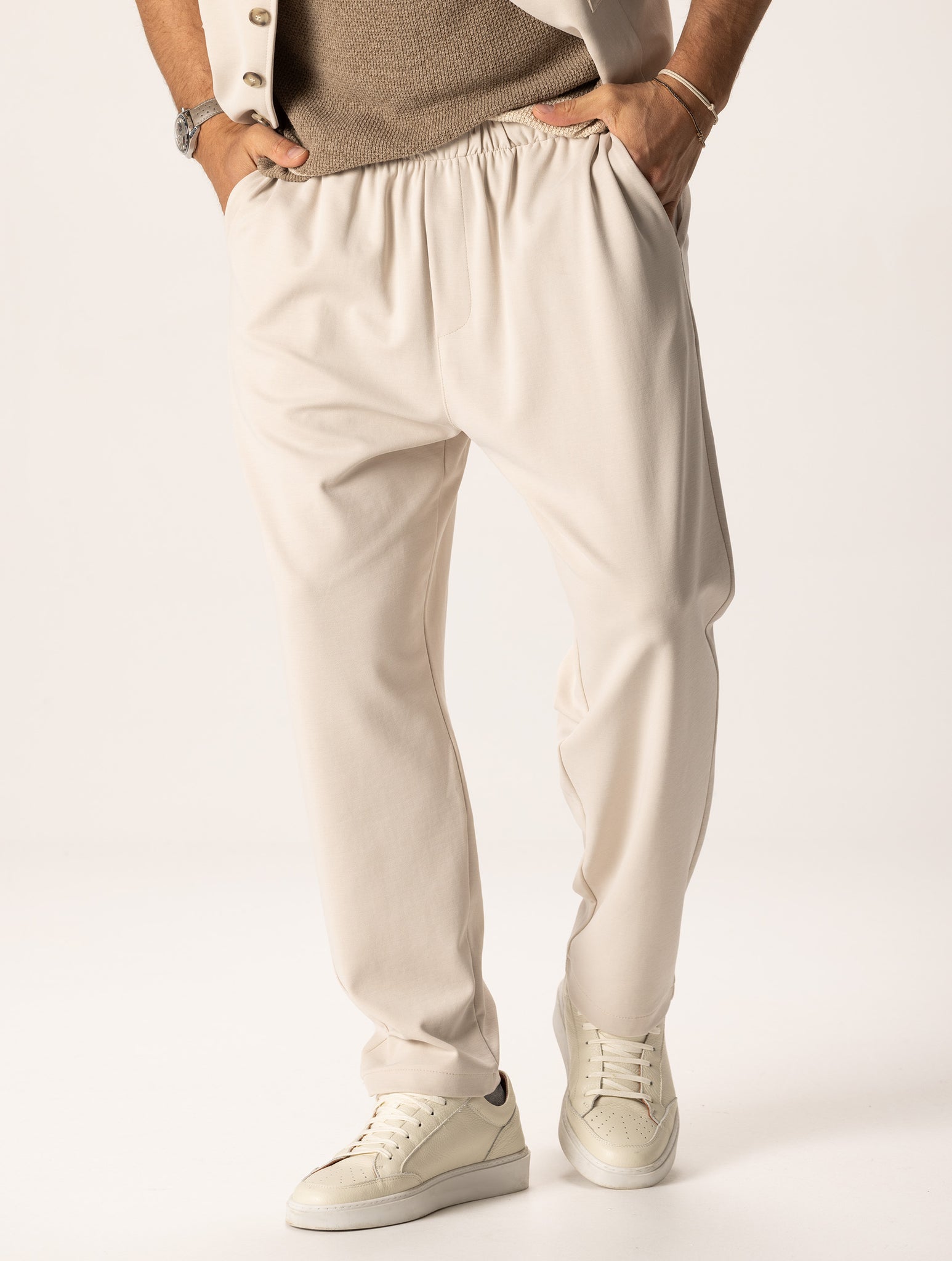 EISAKU CASUAL PANTS IN BEIGE