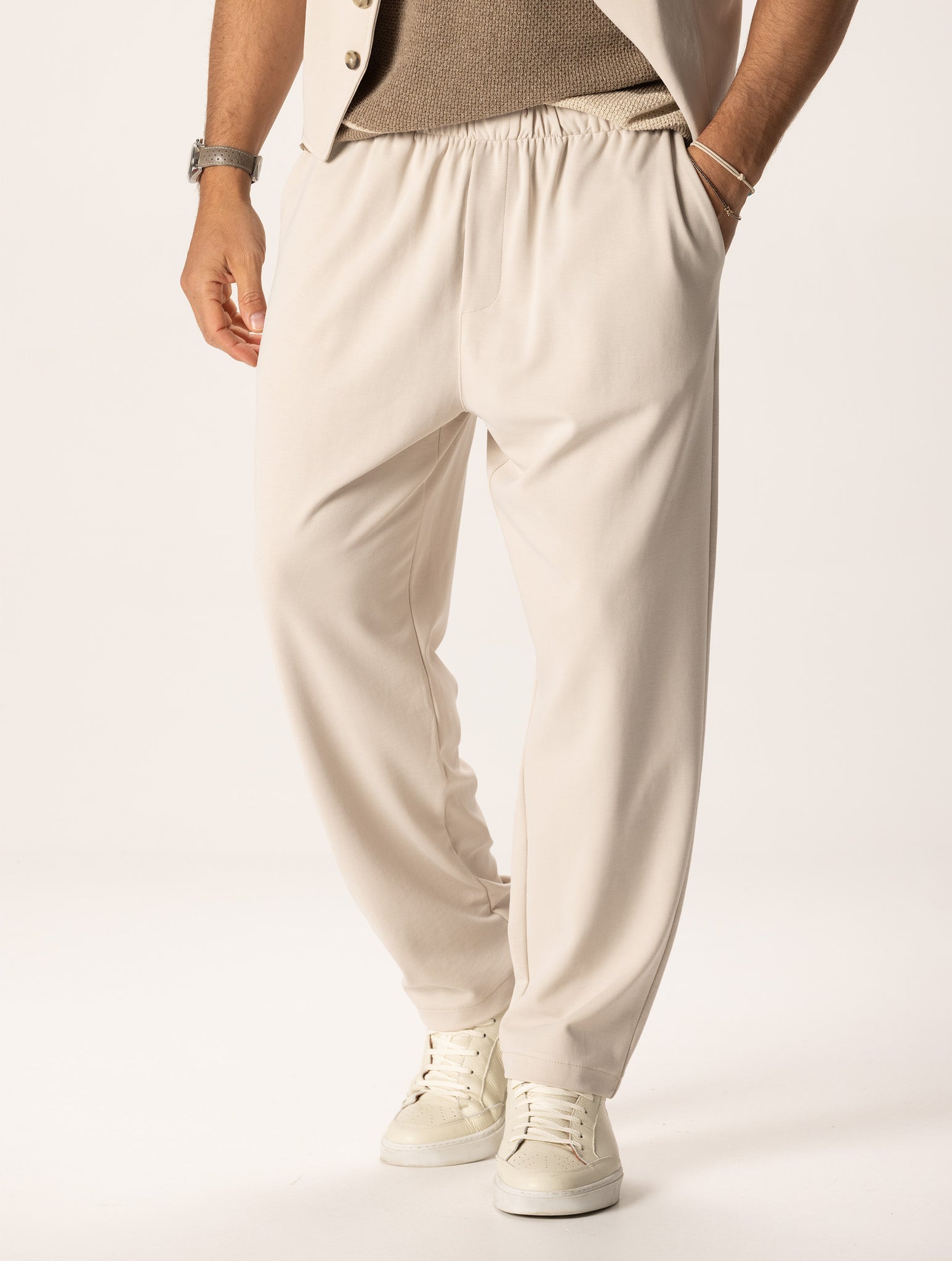 EISAKU CASUAL PANTS IN BEIGE