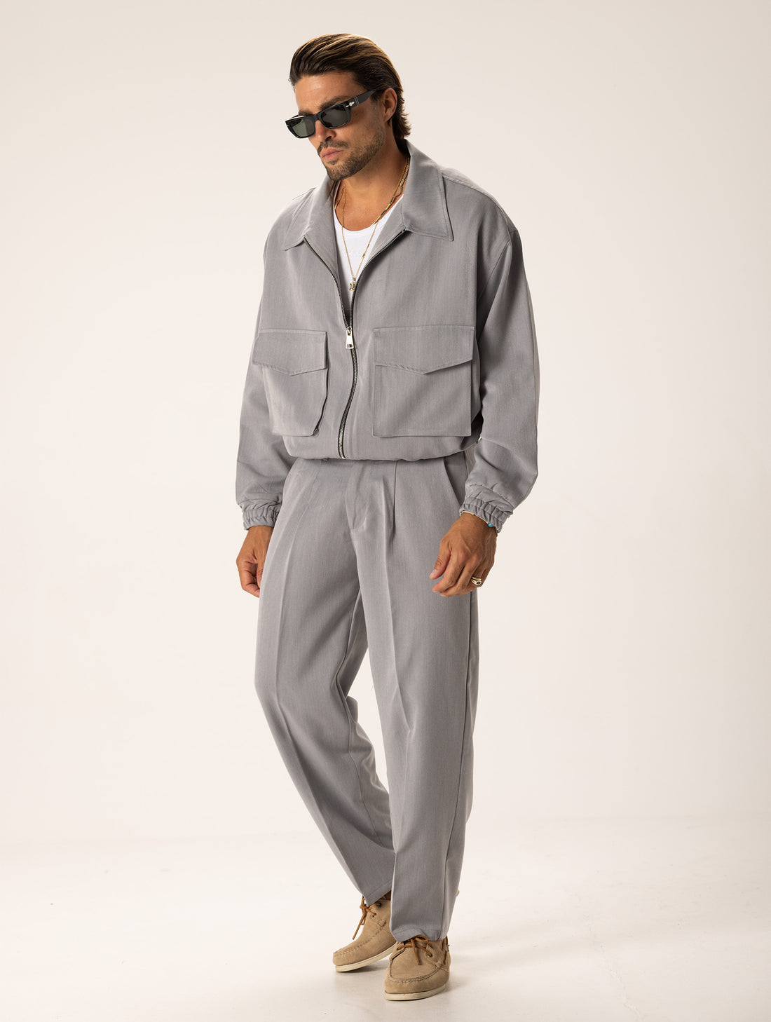 JORDAN TRAJE CASUAL GRIS CLARO