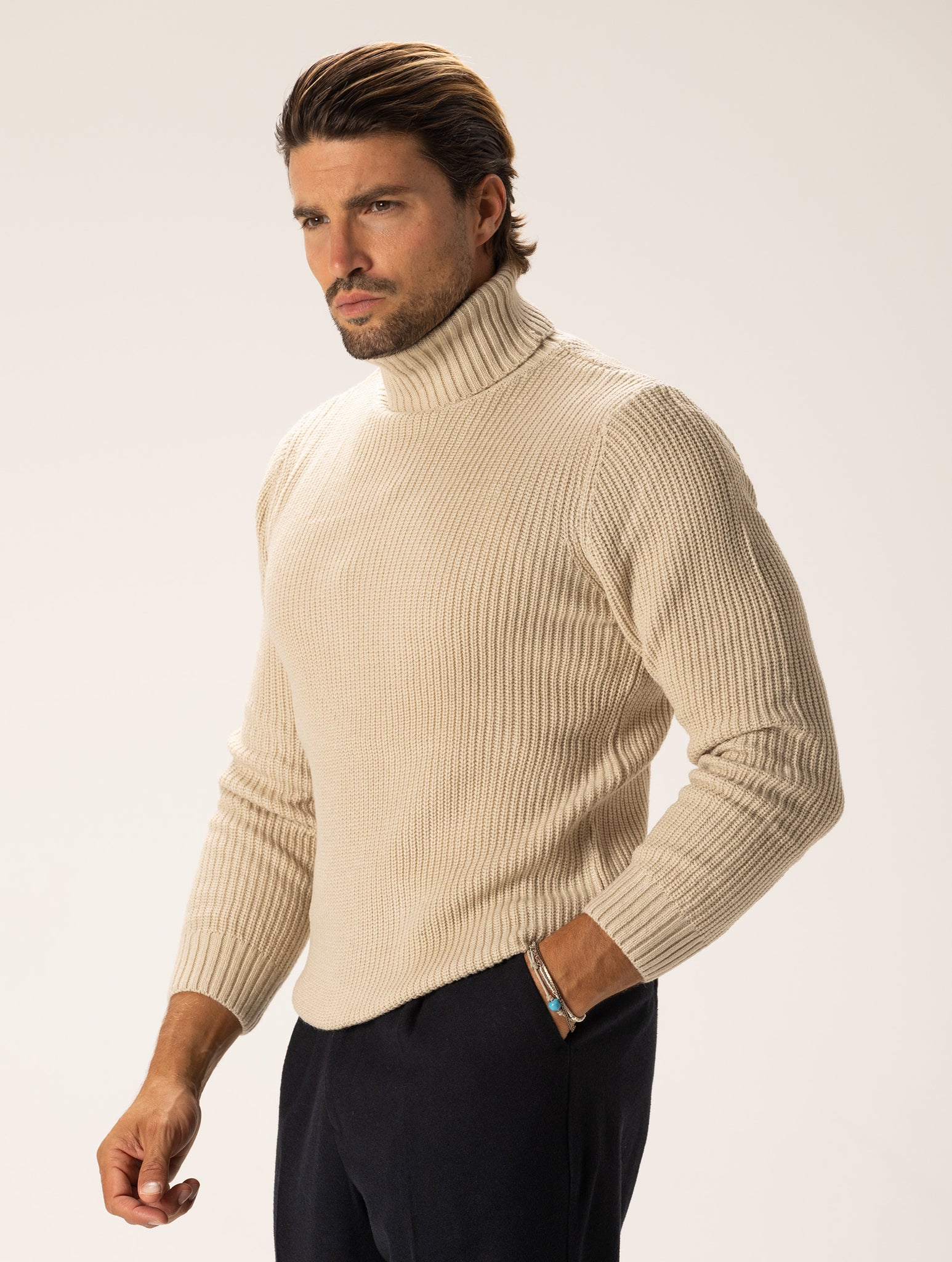 BOBBY JERSEY DE CUELLO REDONDO BEIGE