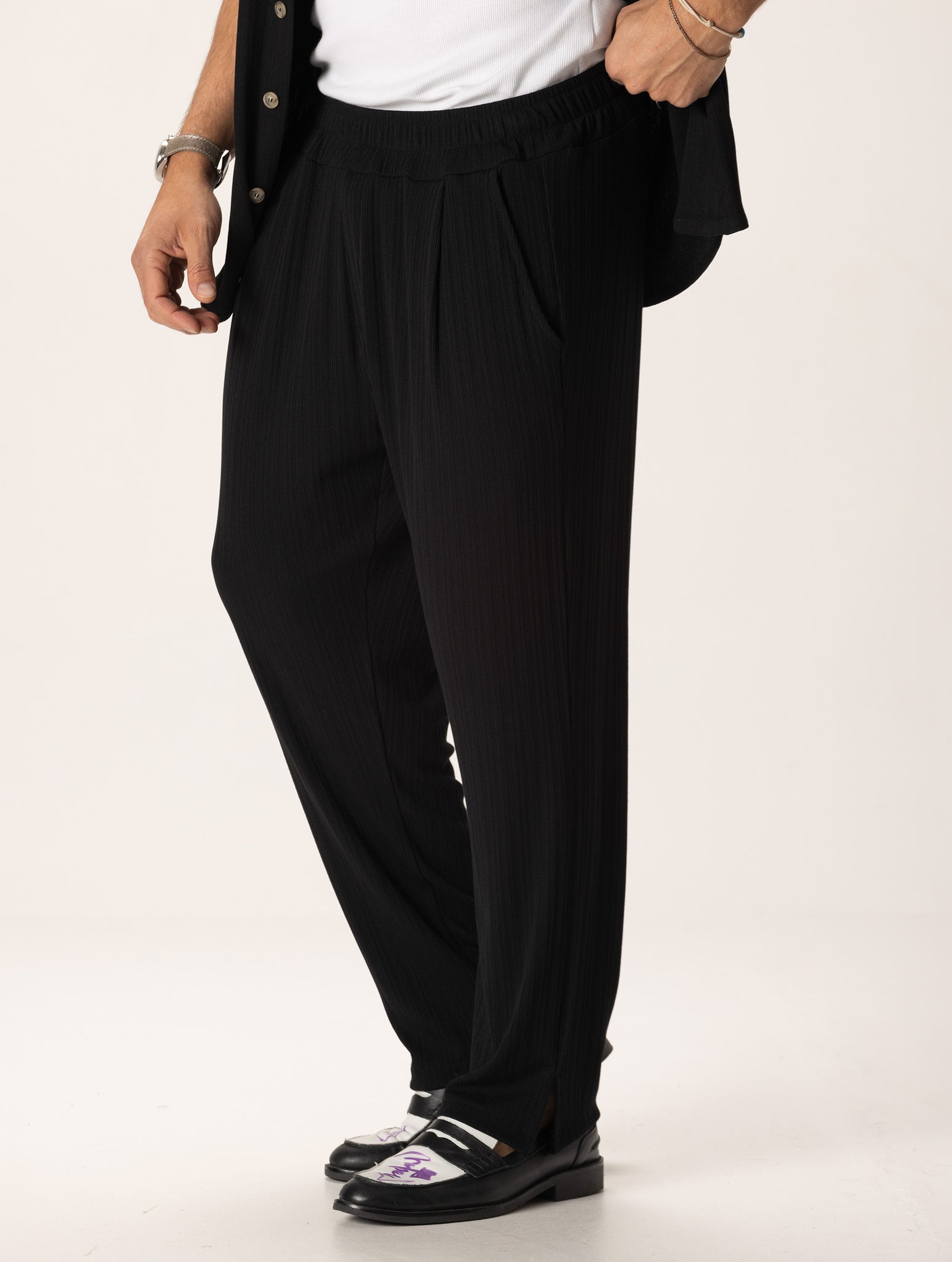 FERGUSON CASUAL PANTS IN BLACK